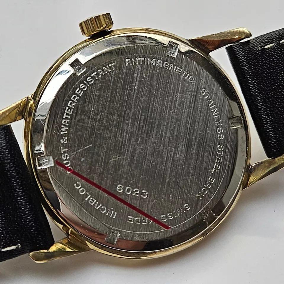 A Man's Vintage Swiss Avia Olympic Manual Wind Wristwatch 32mm en vente 2