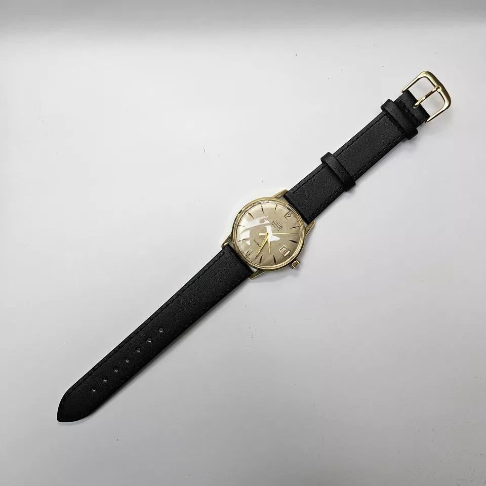 A Man's Vintage Swiss Avia Olympic Manual Wind Wristwatch 32mm en vente 4