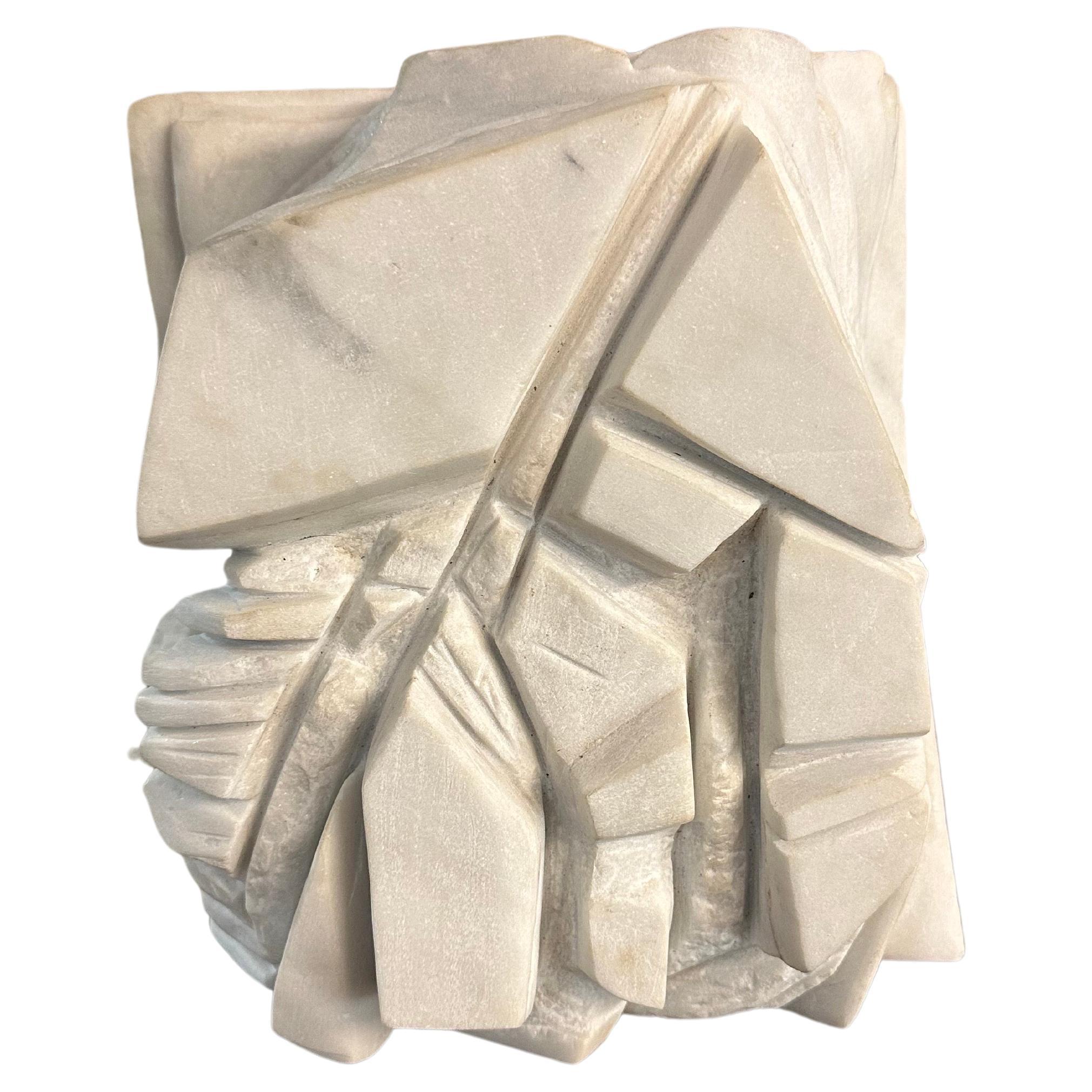 Abstrakte Skulptur aus Marmor