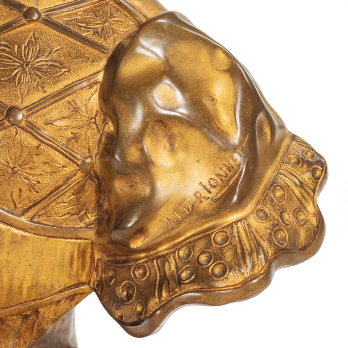 Bronze doré Buste en marbre et ormolu de Marionnet en vente
