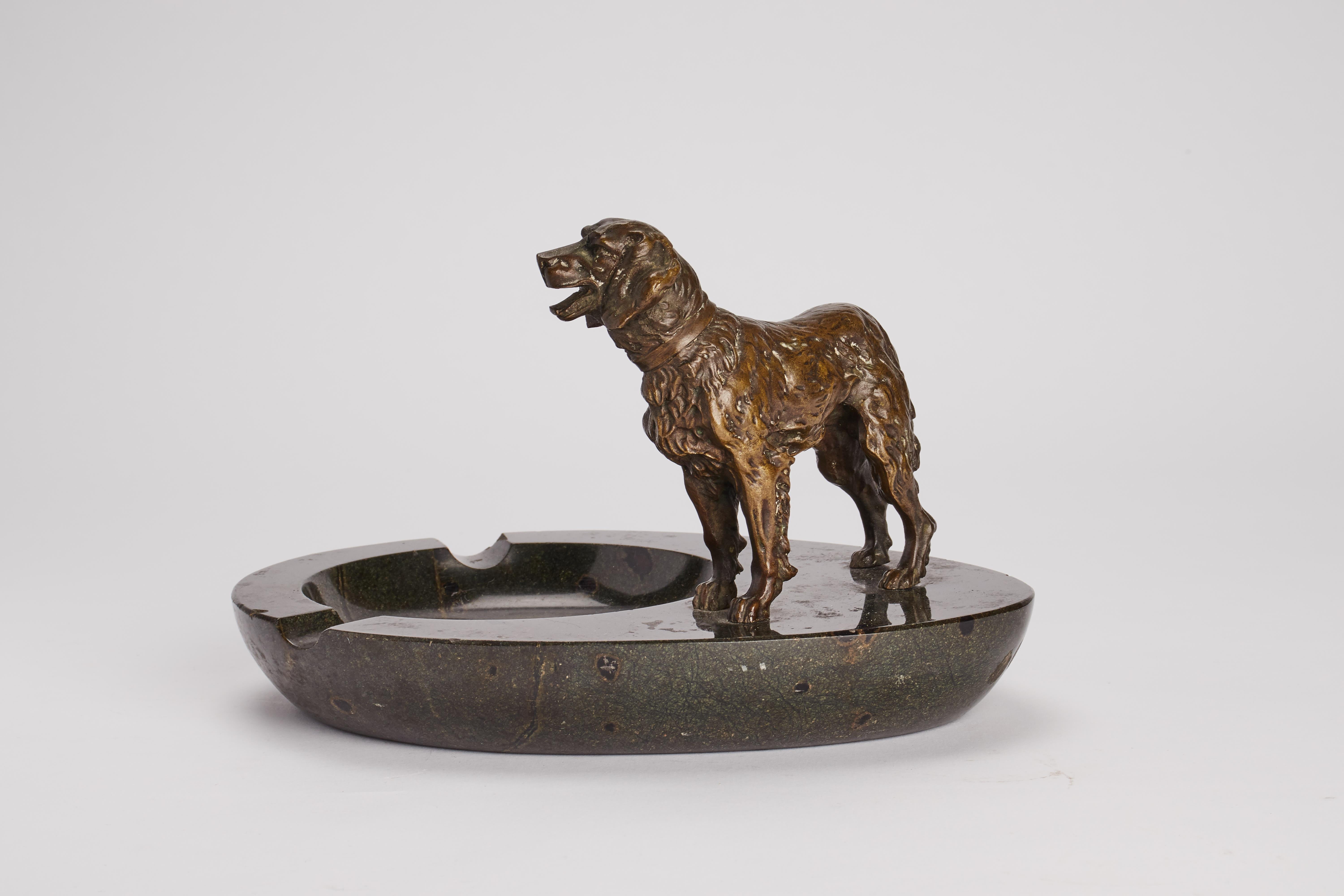 English Marble Ashtray with a Sculpture of a Bronze Dog Setter, England, 1890 For Sale