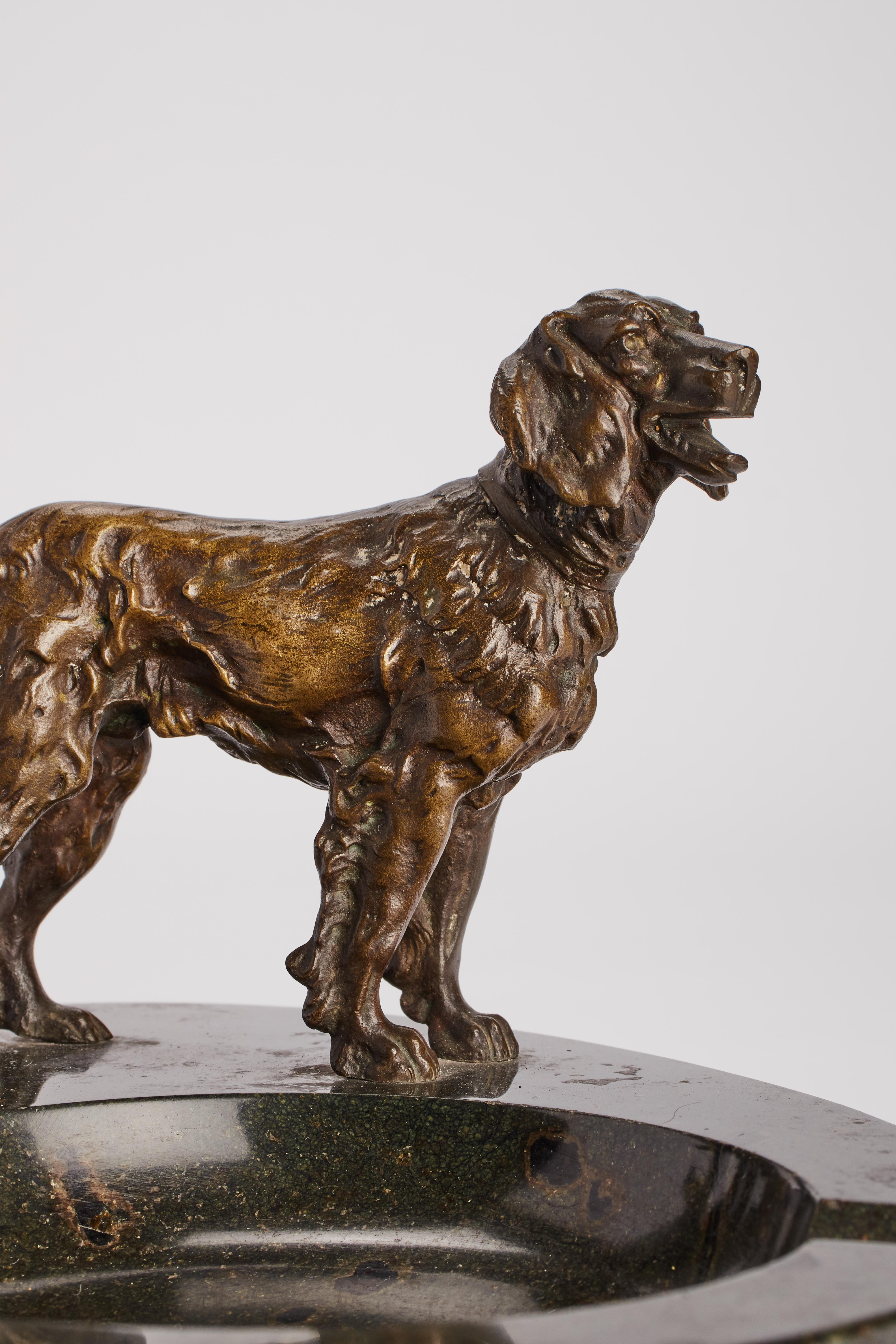 19th Century Marble Ashtray with a Sculpture of a Bronze Dog Setter, England, 1890 For Sale