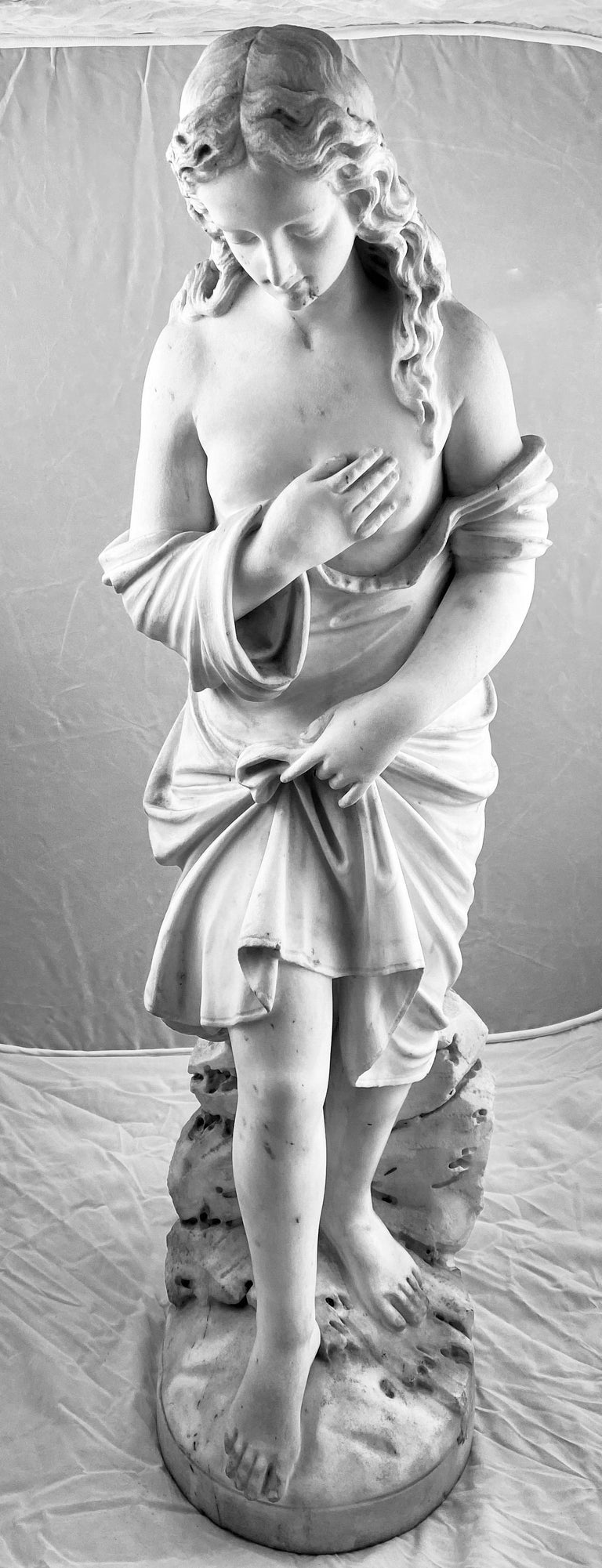 Marble Sculpture of Venus, Italy, 18th Century For Sale at 1stDibs