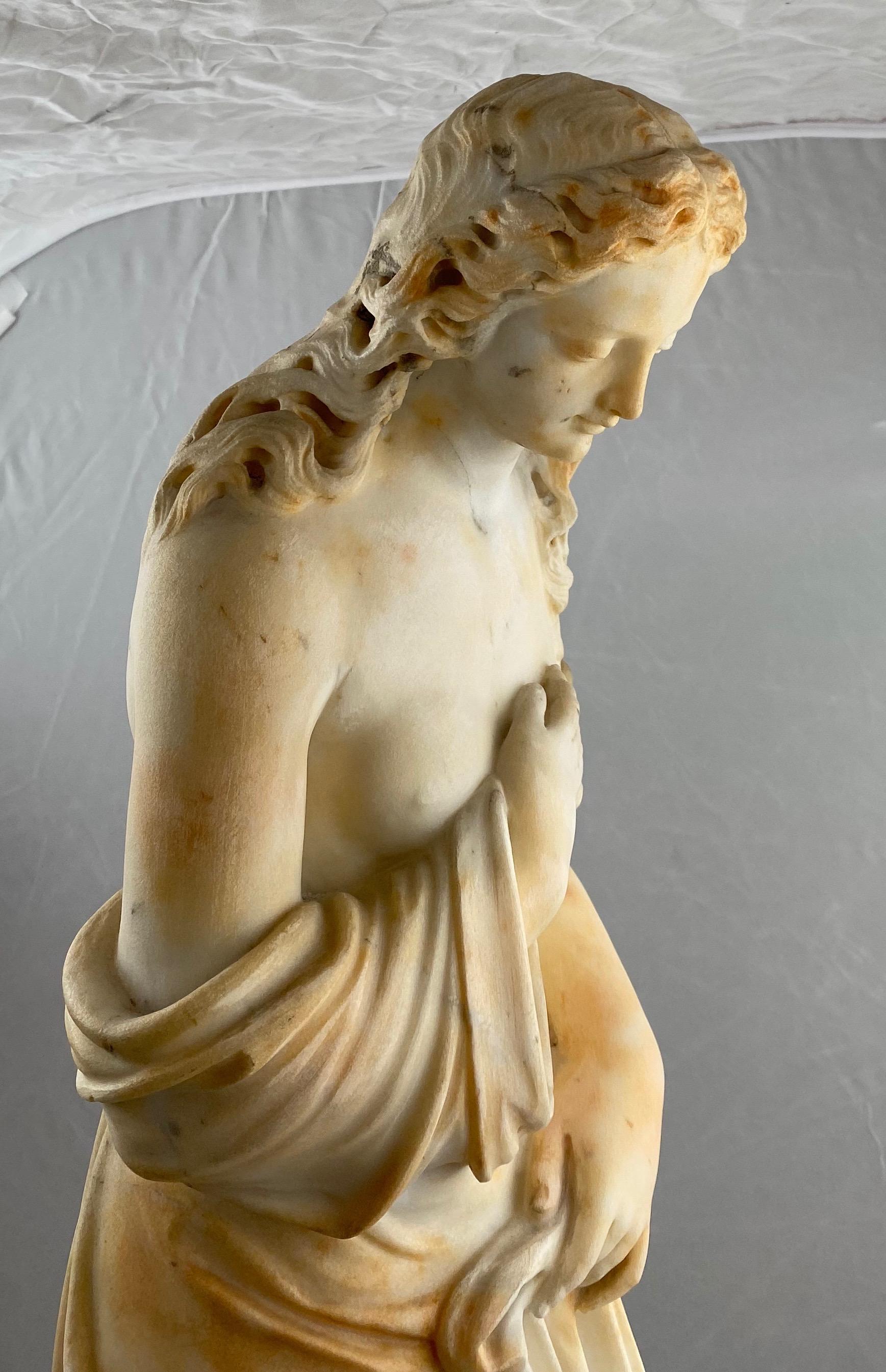 Marble Sculpture of Venus, Italy, 18th Century In Good Condition In Stockholm, SE
