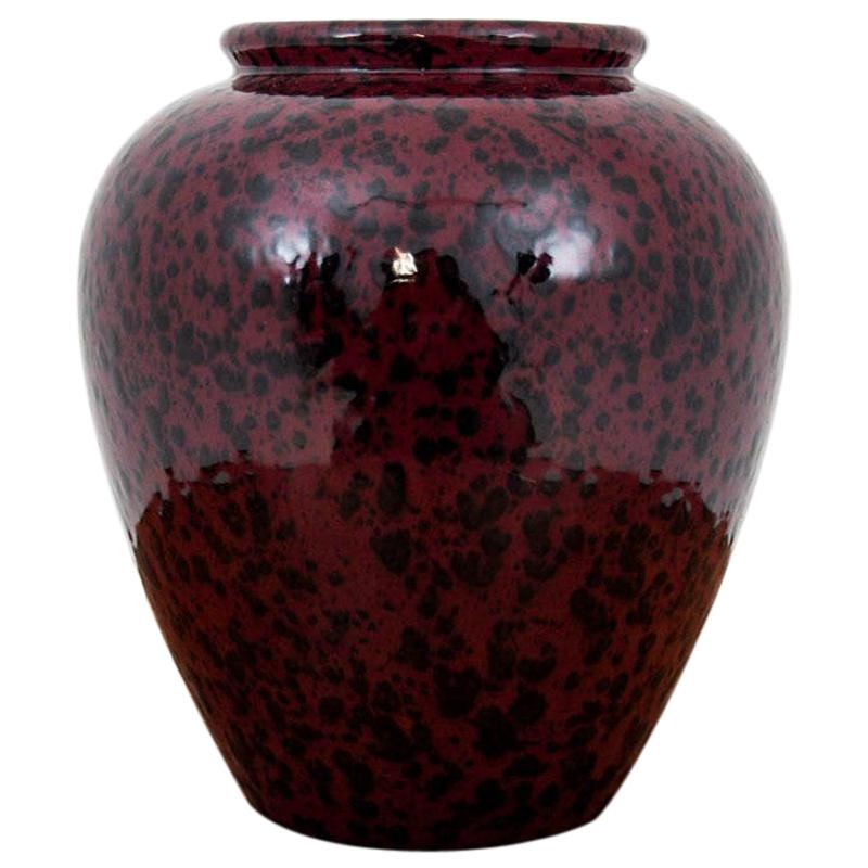 Vase en marbre fabriqué en faïence des années 1970