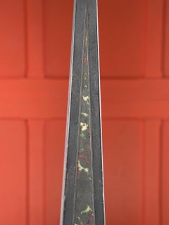 Marmorierter walisischer Schiefer-Obelisk