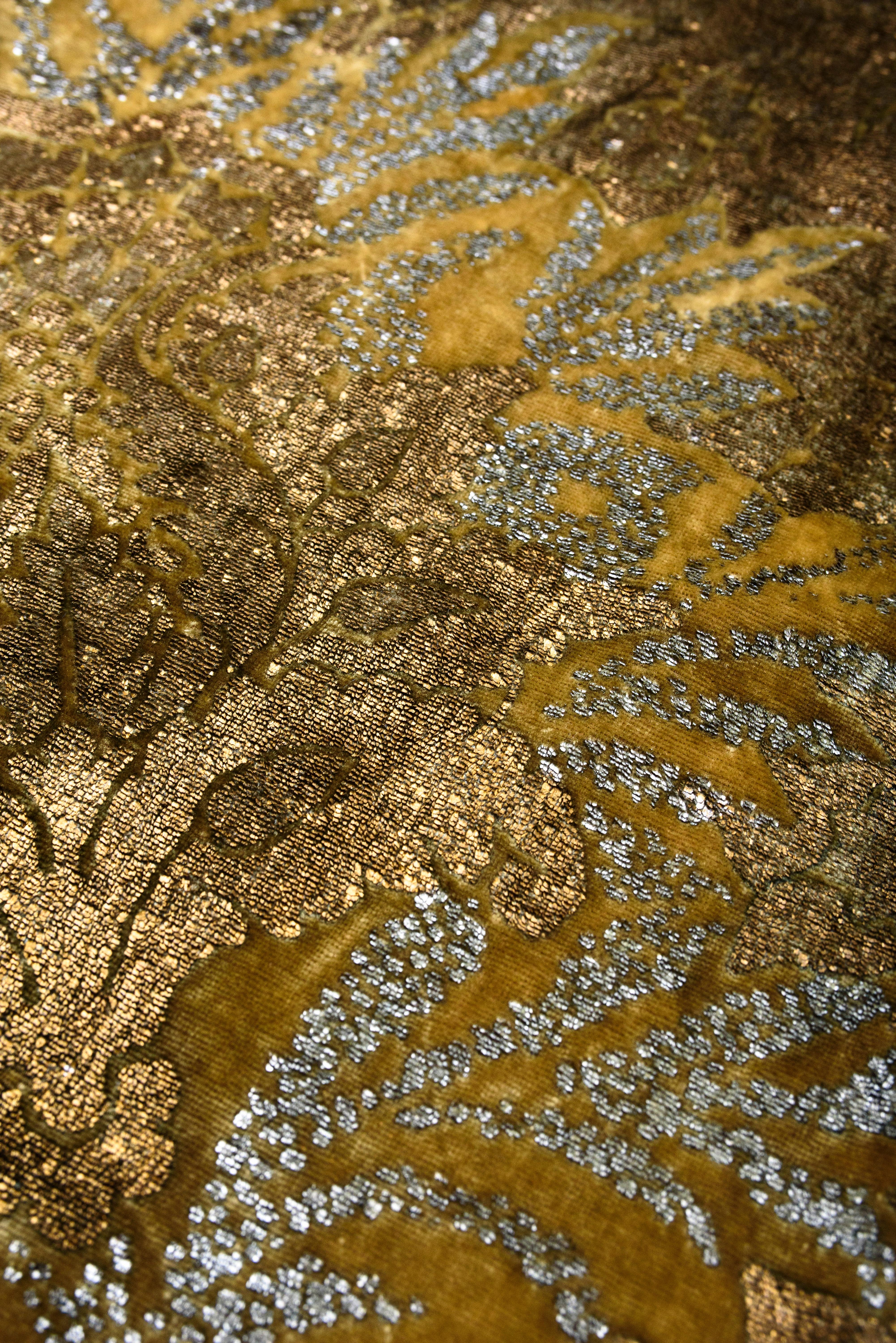 A Mariano Fortuny Gold and Silver Printed Velvet Evening Coat -Venice Circa 1925 9