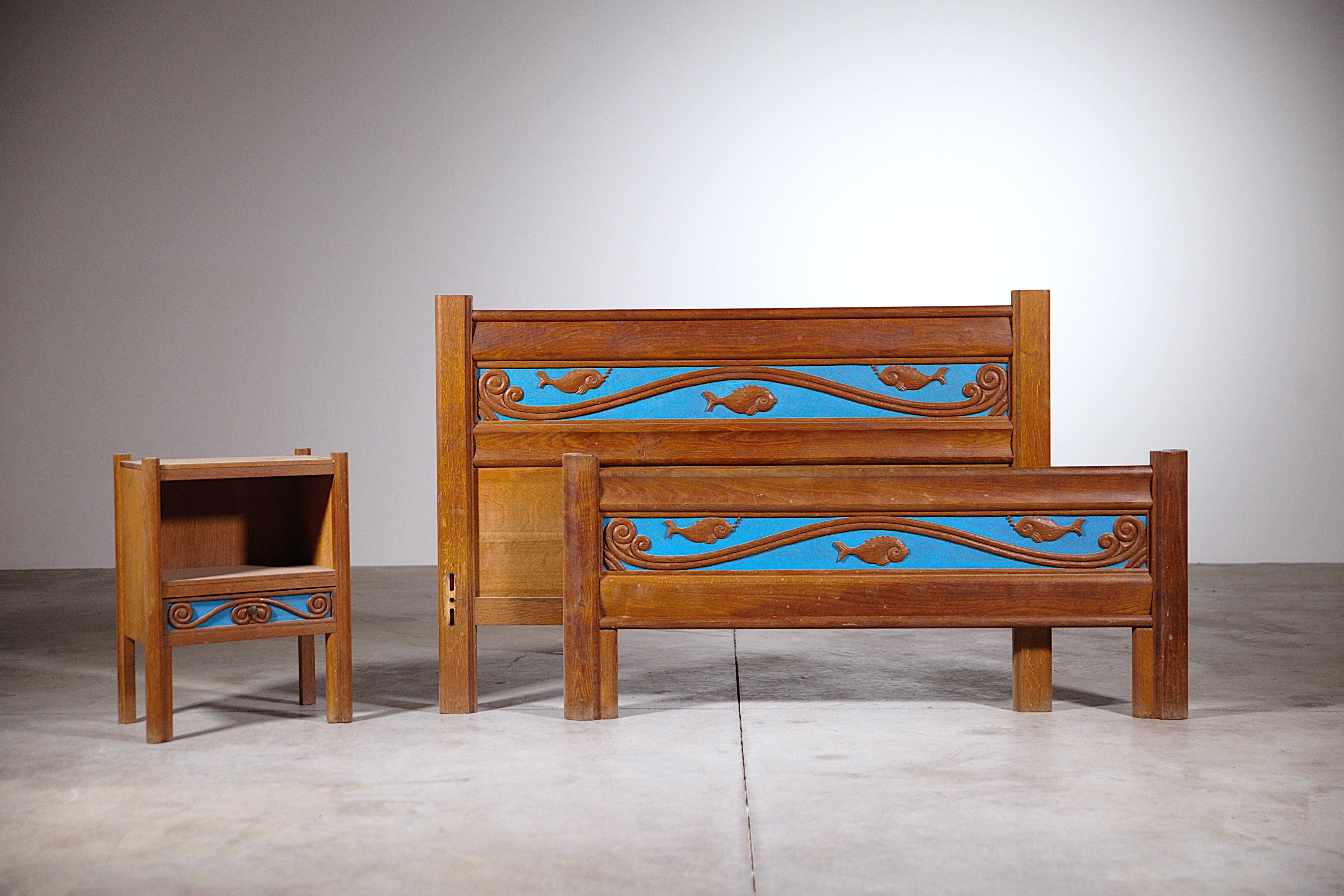 A Marine Style Bed & Beside Table by Joseph Savina France 1960s In Good Condition For Sale In HYÈRES, FR