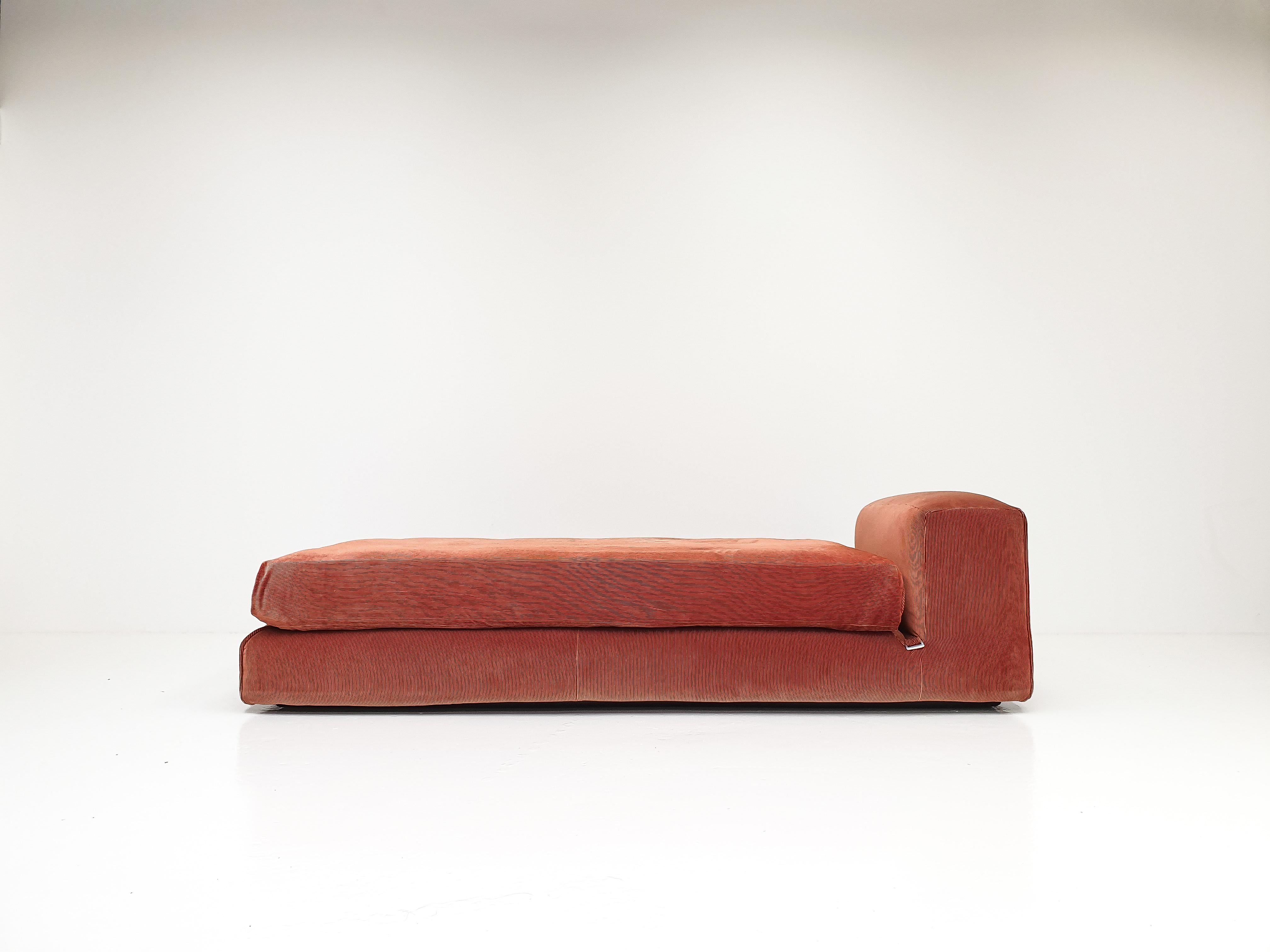 20th Century Mario Bellini 'Le Mura' Daybed, Designed in 1972 for Cassina, Italy