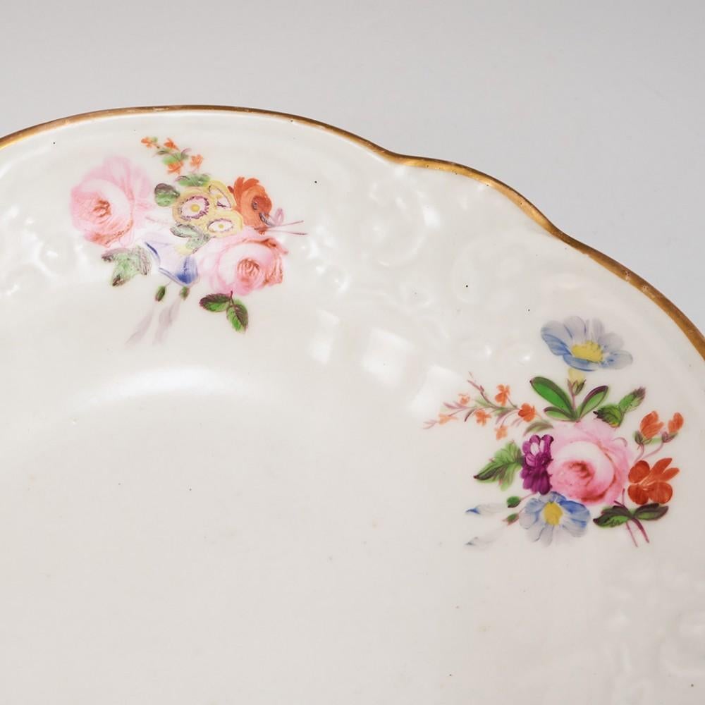A Marked Nantgarw Porcelain Shell Shaped Dish, c1820 In Good Condition For Sale In Tunbridge Wells, GB