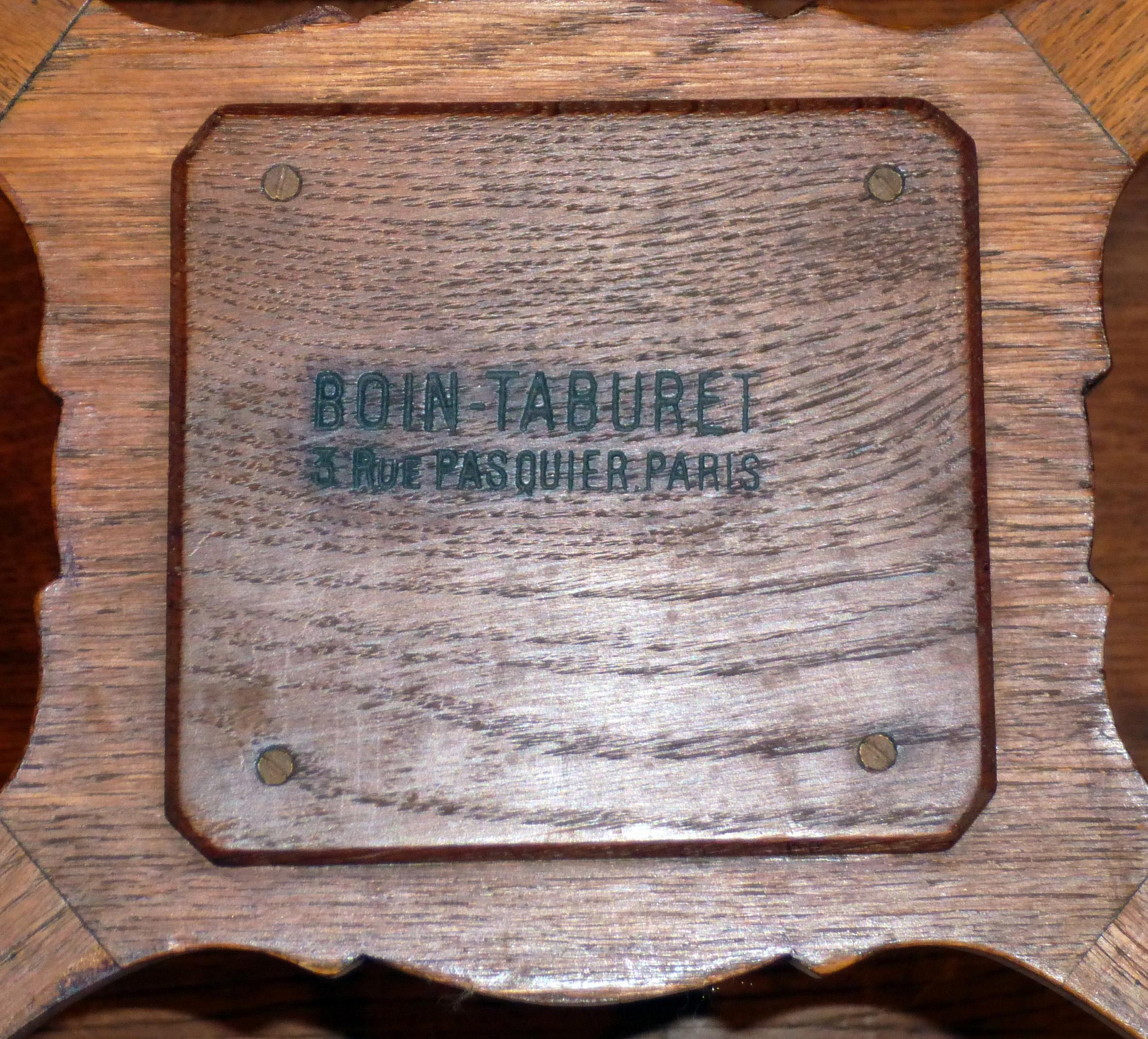 Français Table marquetée et incrustée avec plateau en laque, vendue par Boin Taburet, vers 1880 en vente