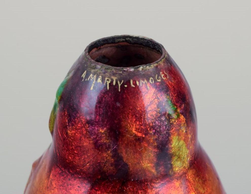 XX secolo A. Marti per Limoges, Francia. Vaso in metallo con decorazione a smalto in vendita