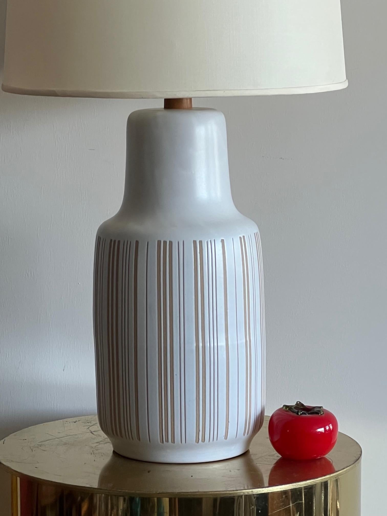 Martz Lamp with Vertical Decoration, ca' 1960's In Good Condition For Sale In St.Petersburg, FL