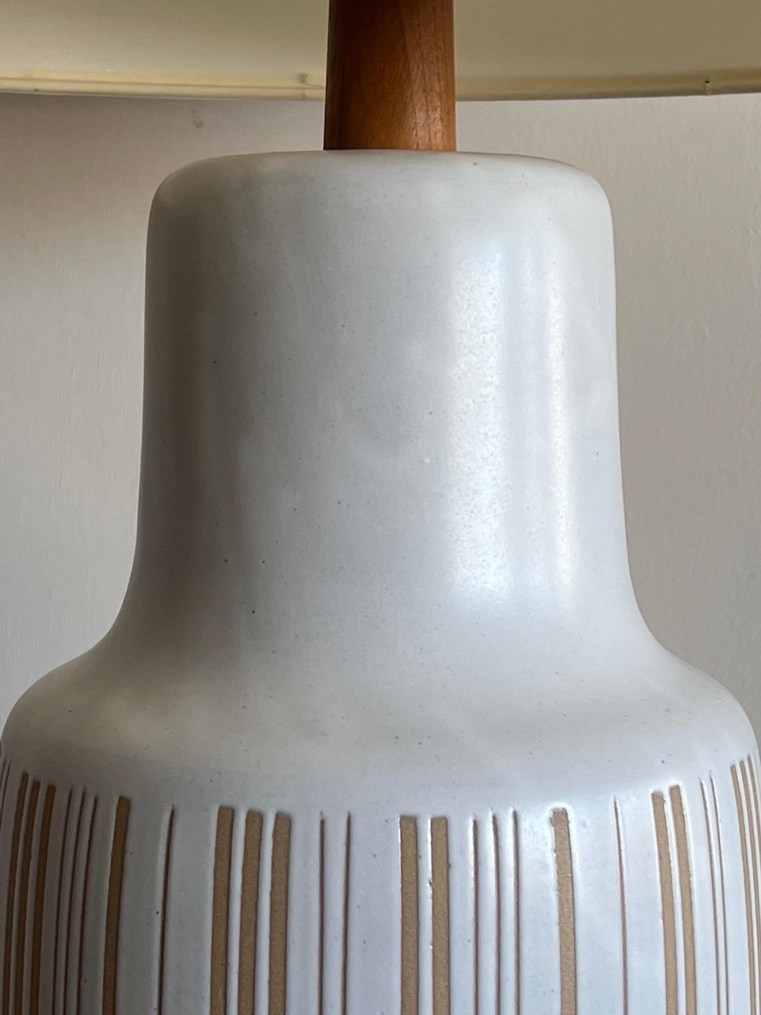 Ceramic Martz Lamp with Vertical Decoration, ca' 1960's For Sale