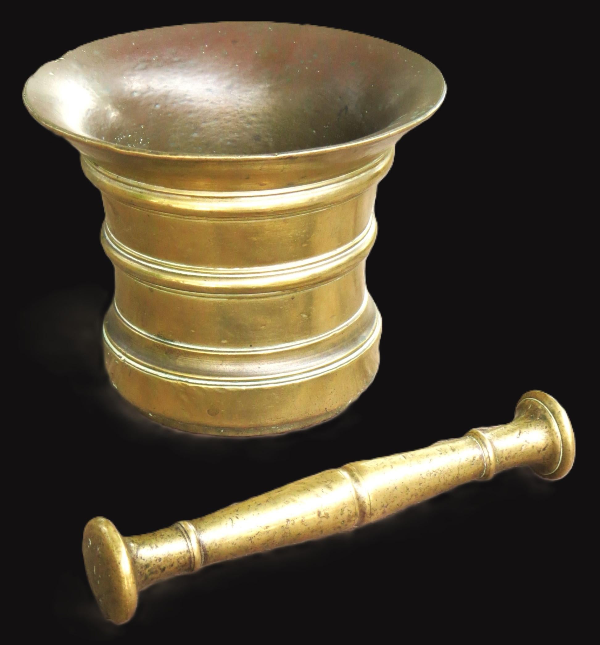 Massiver Bronze-Mörser und -Stößel aus dem frühen 18. Jahrhundert, Niederlande CIRCA 1700 (Niederländisch Kolonial) im Angebot