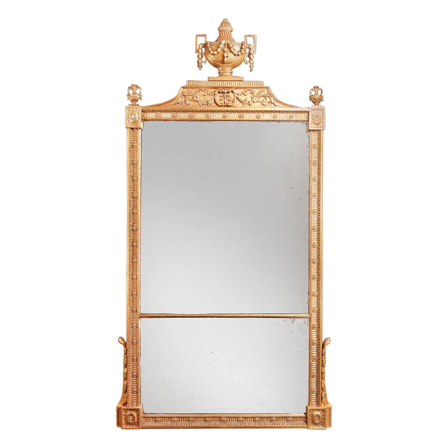 Grand miroir en bois doré George III de la fin du 18e siècle en vente