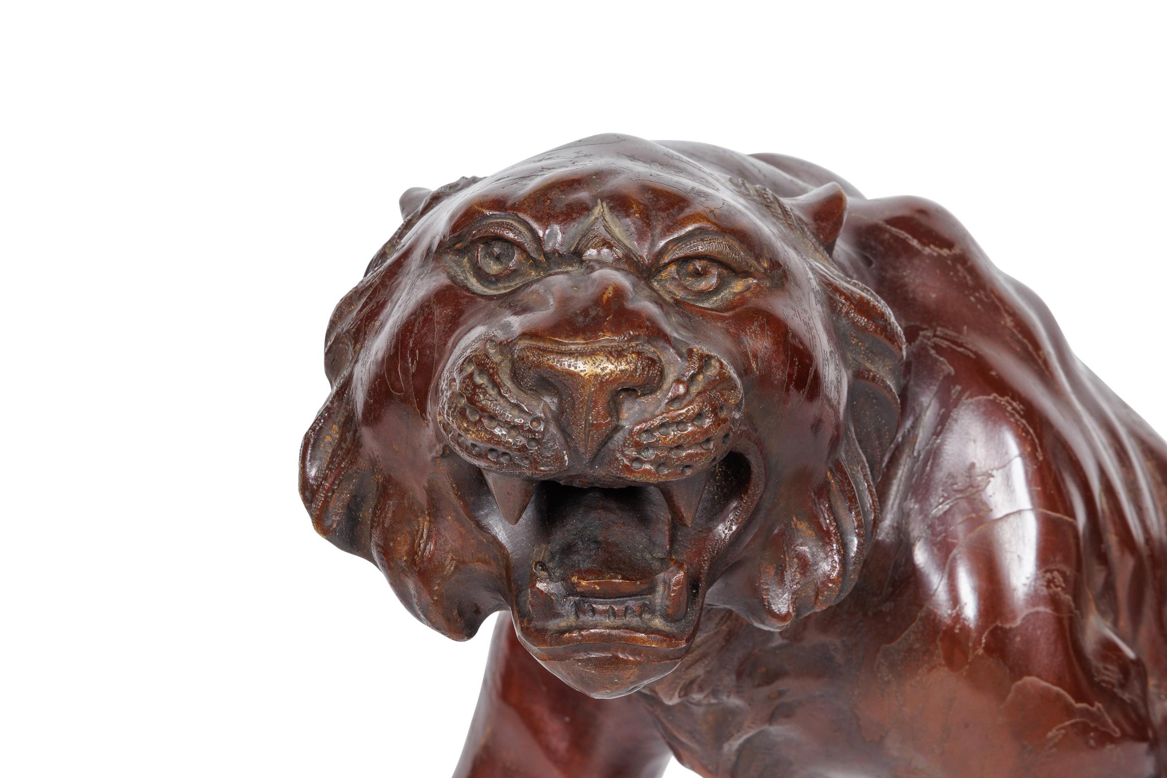 Massive japanische patinierte Bronzeskulptur eines Tigers aus der Meiji-Periode (Japanisch)