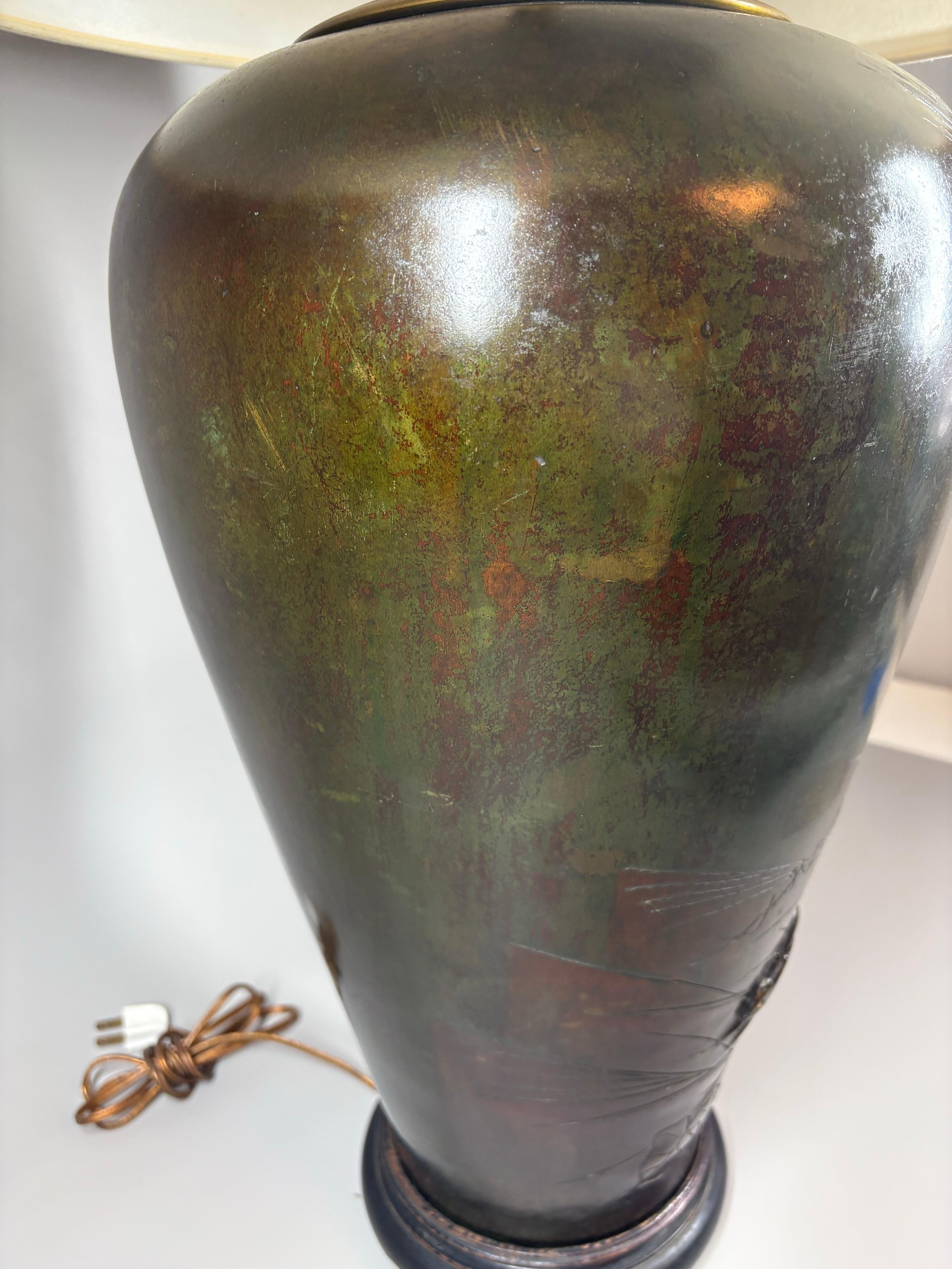 Vase / lampe japonais en bronze massif de l'ère Meiji (1868-1912) avec motif d'aigle en vente 6