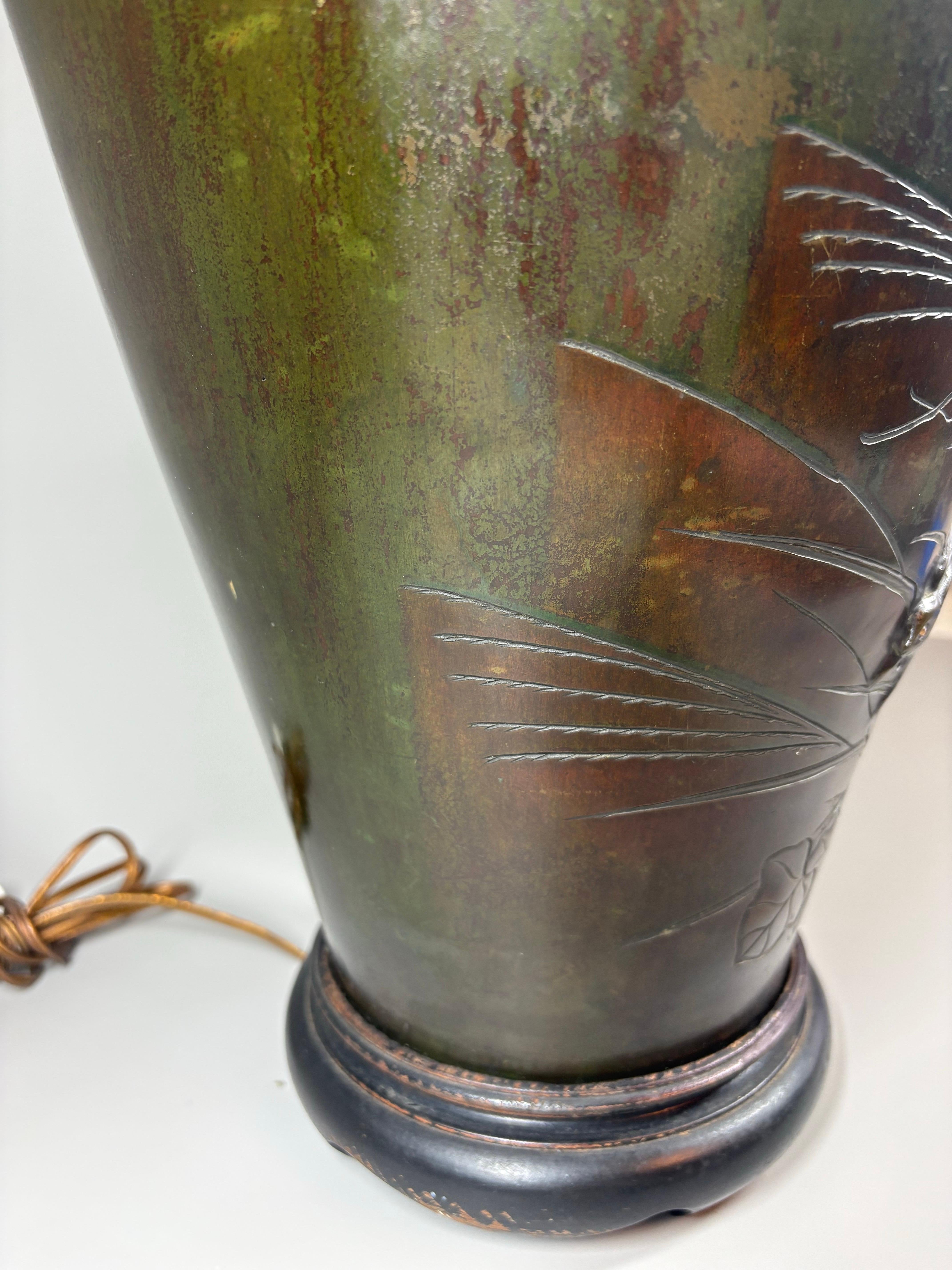 Vase / lampe japonais en bronze massif de l'ère Meiji (1868-1912) avec motif d'aigle en vente 7