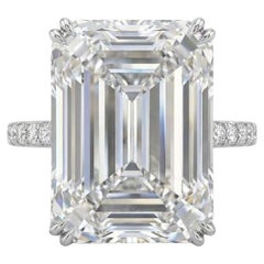 A Masterpiece of Light: 9.04 ct Emerald-Cut Diamond in Platinum Pavé