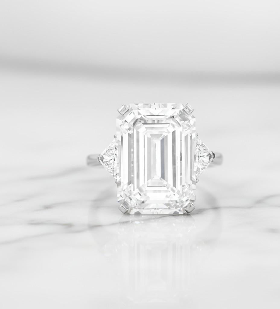 Contemporary A Masterpiece of Rarity and Radiance 20 carat Flawless Emerald Cut Diamond Ring For Sale