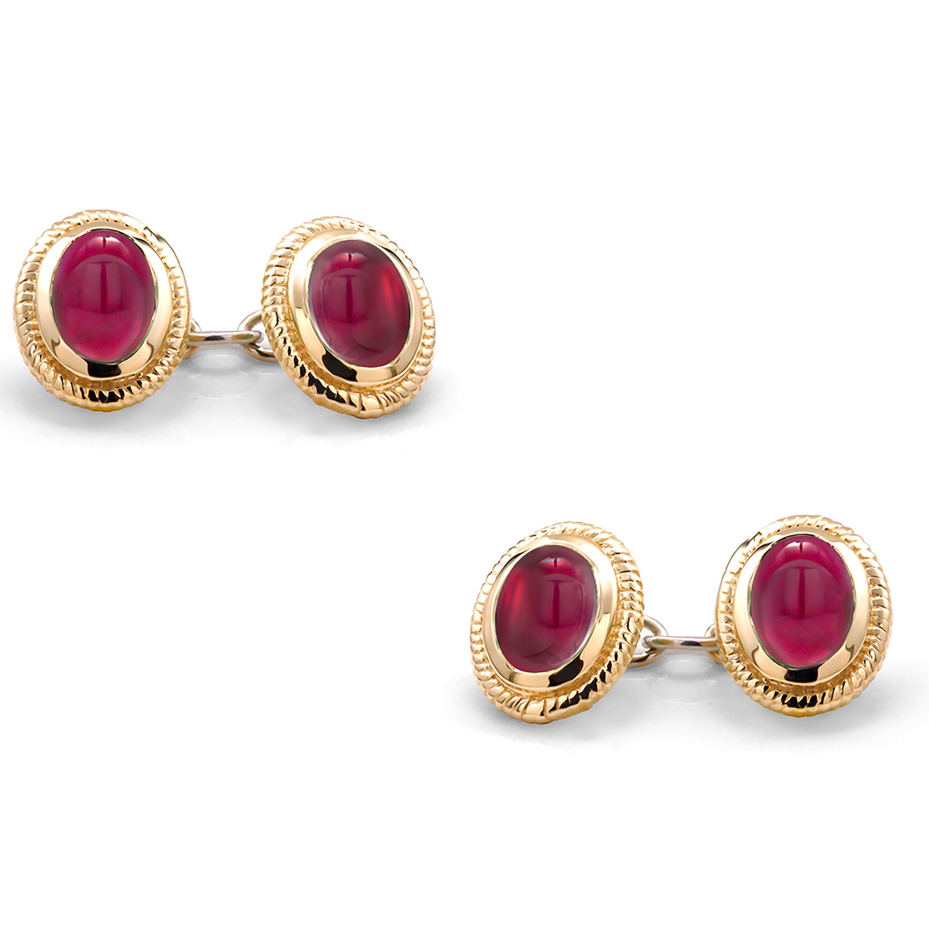 14 karats yellow gold fabulous pair of matched men’s double-sided chain link cufflinks
Four matching vibrant and vivid cabochons red ruby weighing 4.70 carats
The rubies tone color is of full-bodied crimson red hue
Cufflinks measuring