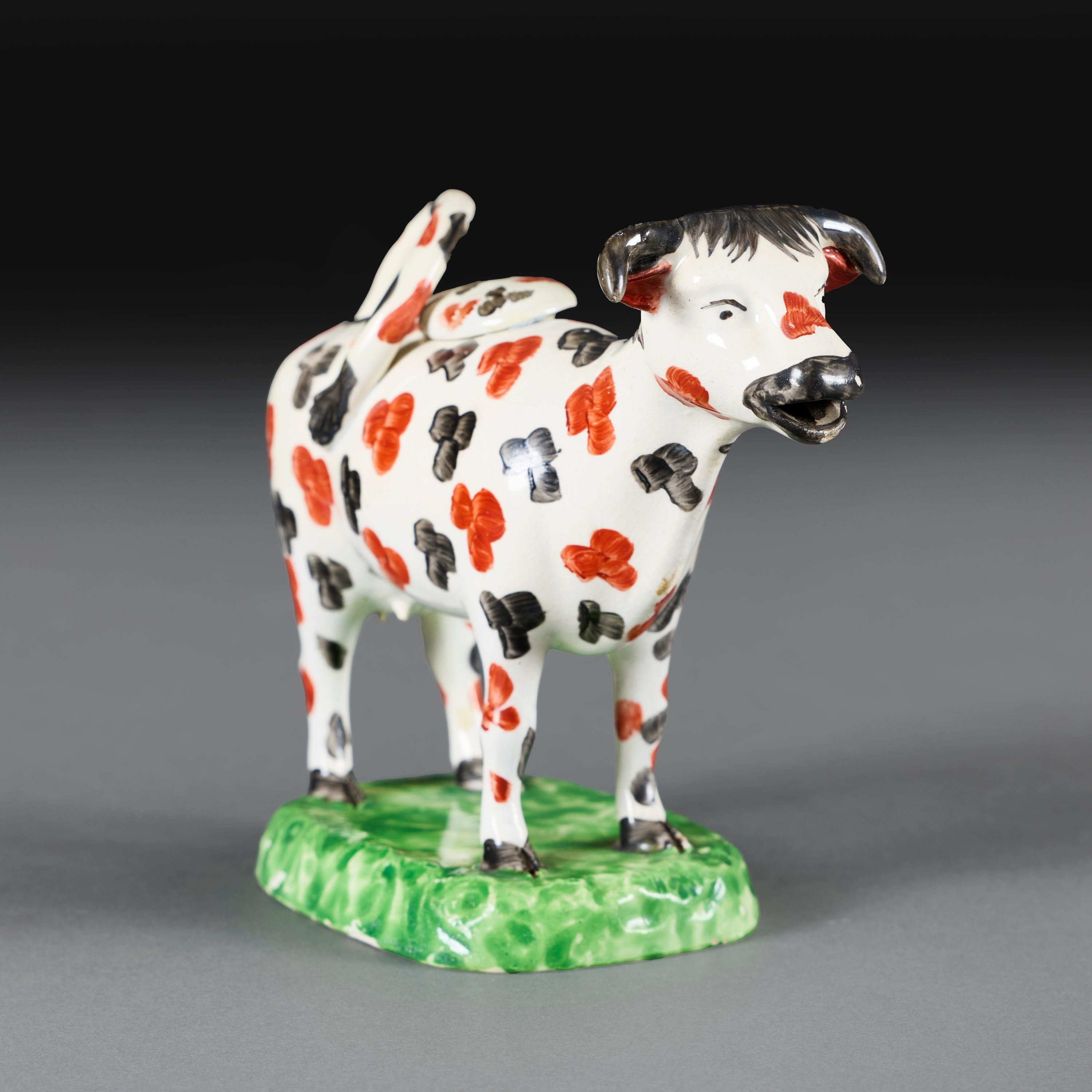 XIXe siècle Paire de crémiers en céramique Pearlware Cow Creamers en vente