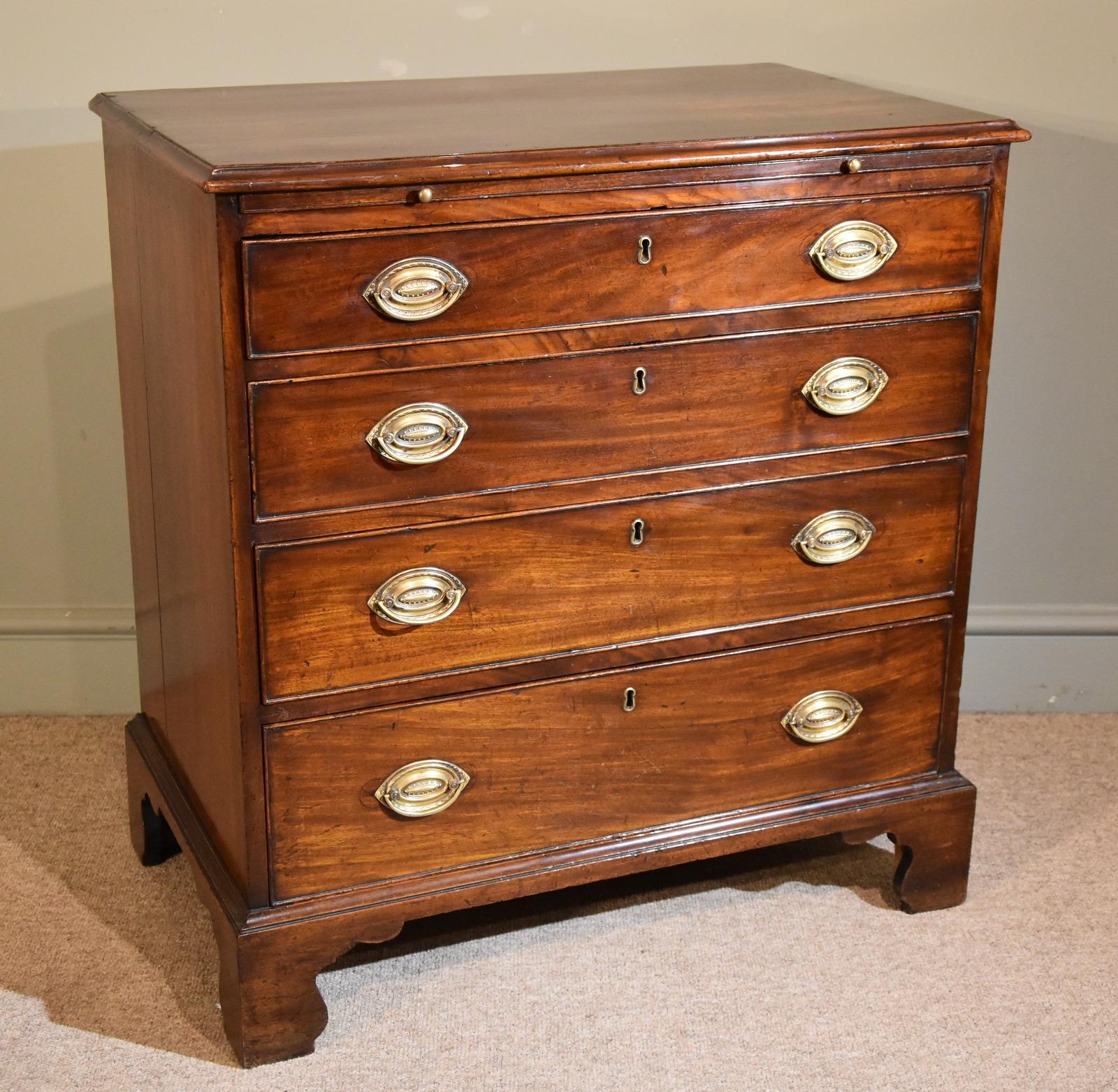 Matching Pair of George III Mahogany Chest of Drawers 3