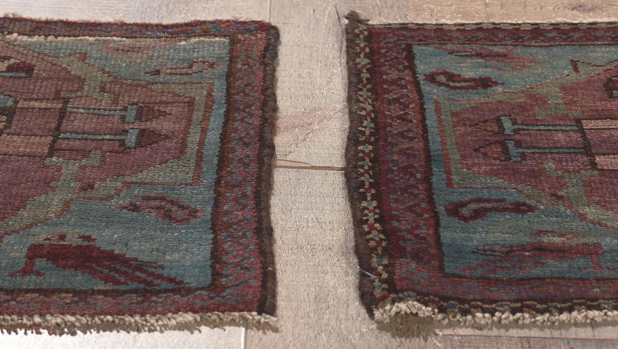 Paire assortie de petits tapis persans anciens Malayer en vente 3
