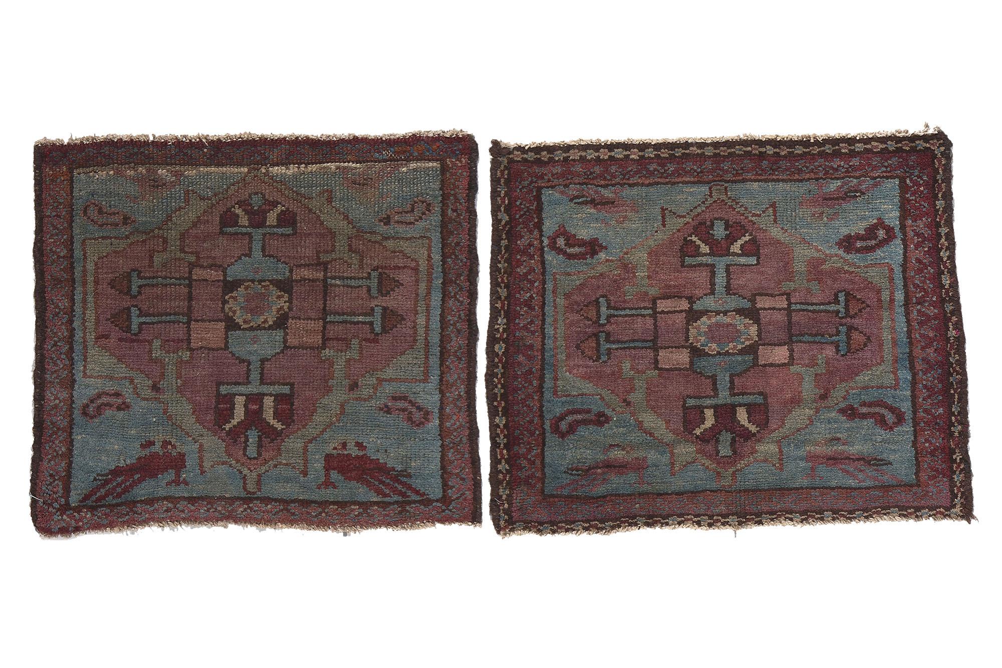 Paire assortie de petits tapis persans anciens Malayer en vente 2
