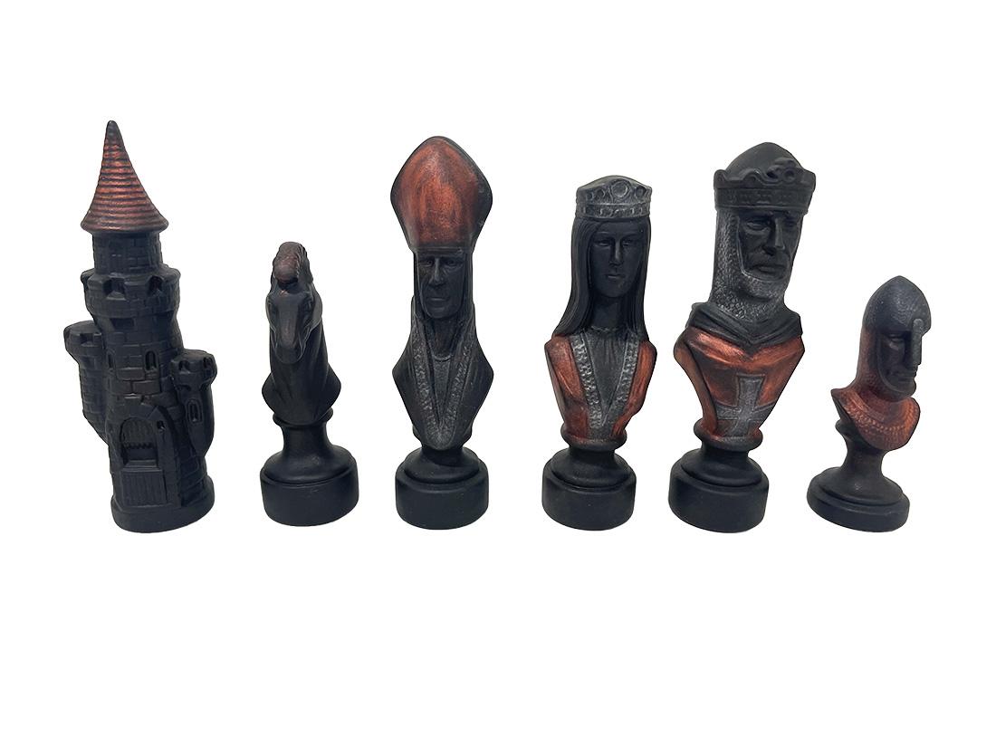 A medieval style chess set made in cast clay For Sale 5