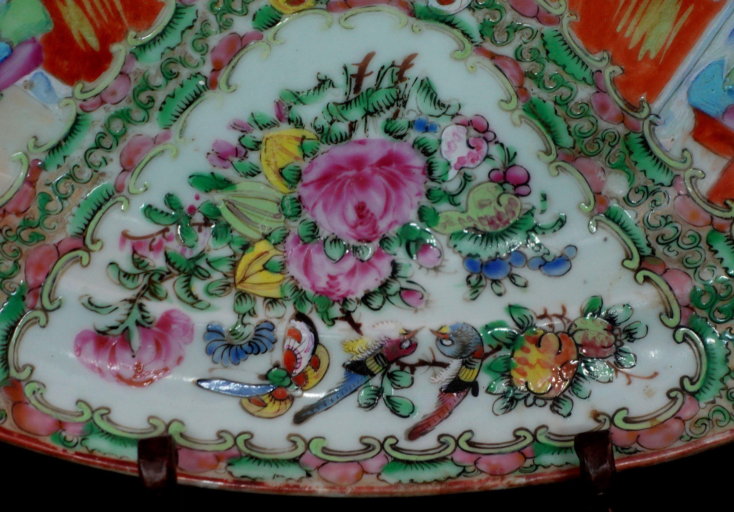 Medium Size Chinese Rose Medallion Porcelain Plater, Ric 058 1