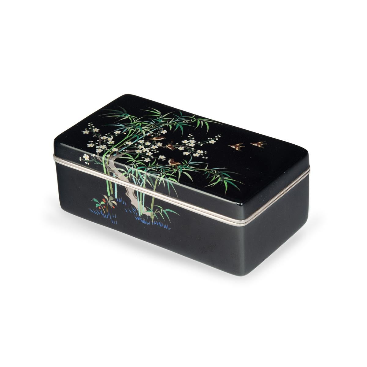Japanese A Meiji period cloisonné box and cover with sparrows, prunus and bamboo For Sale