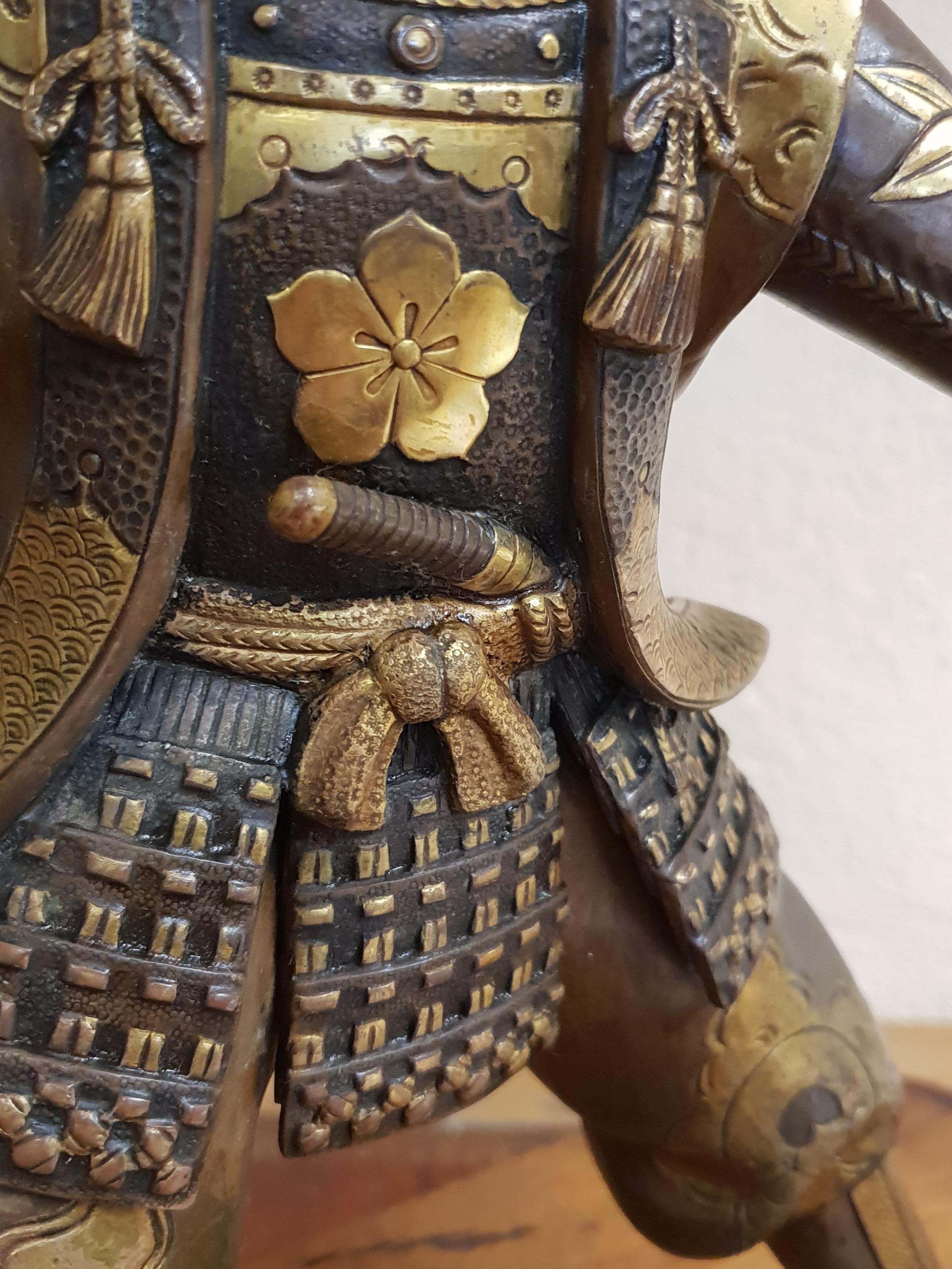 Figure de samouraï en bronze de l'école Myiao de la période Meiji, années 1890 9