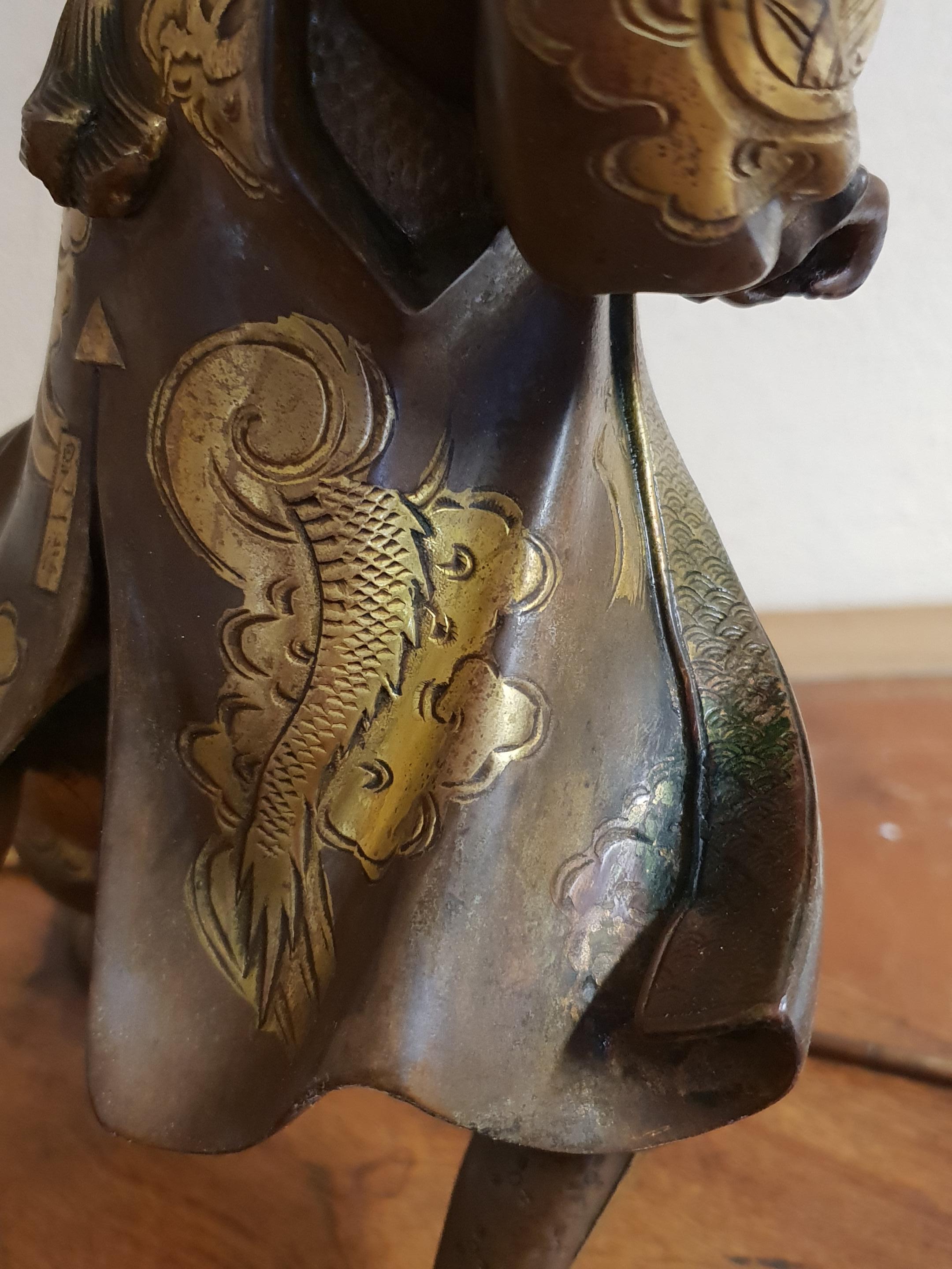 Figure de samouraï en bronze de l'école Myiao de la période Meiji, années 1890 11