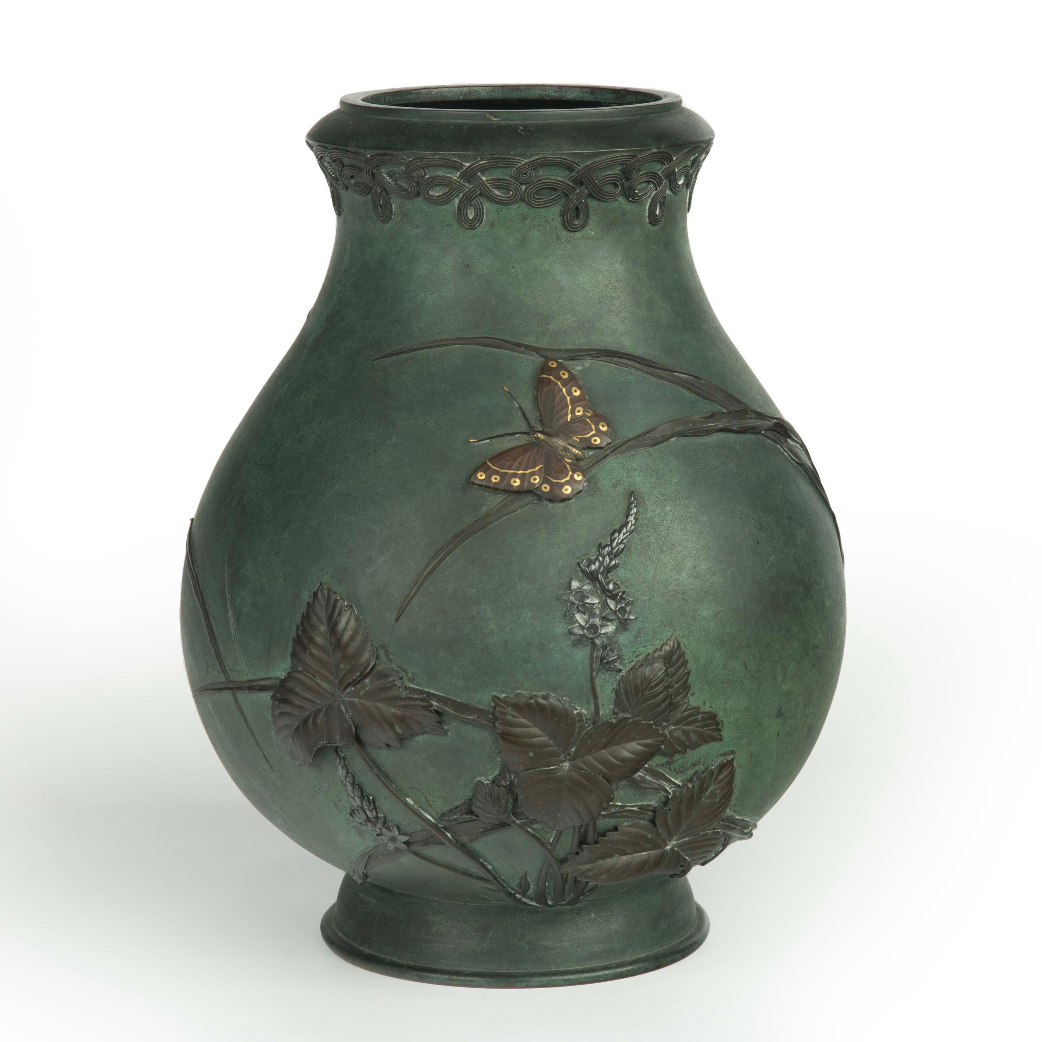 Japanese Meiji Period Patinated Bronze Vase by Kiryu Kosho Kaisha For Sale