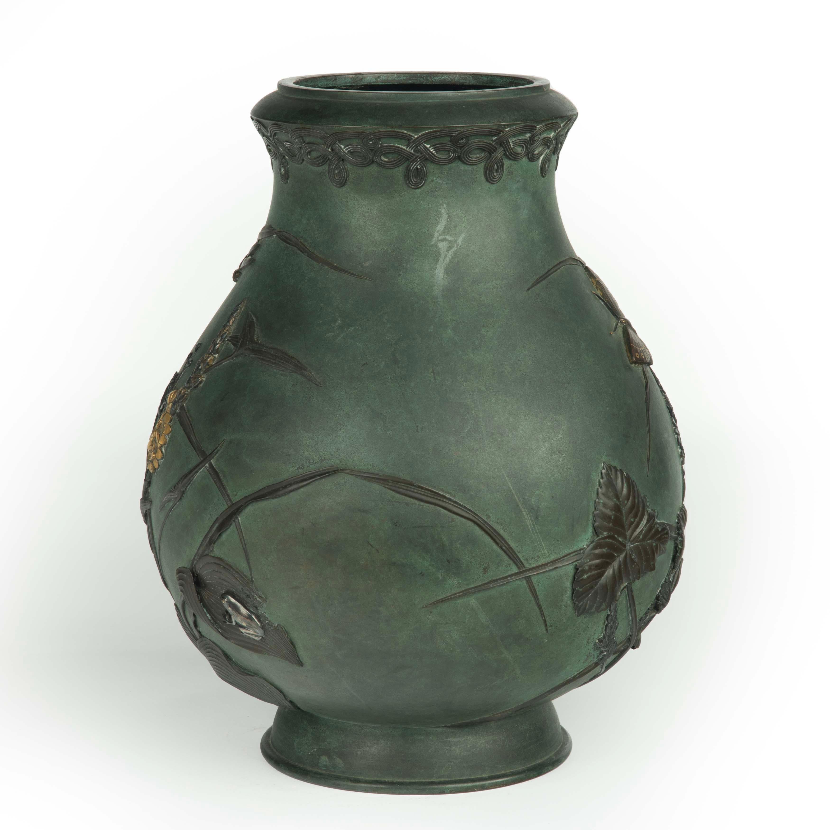 19th Century Meiji Period Patinated Bronze Vase by Kiryu Kosho Kaisha For Sale