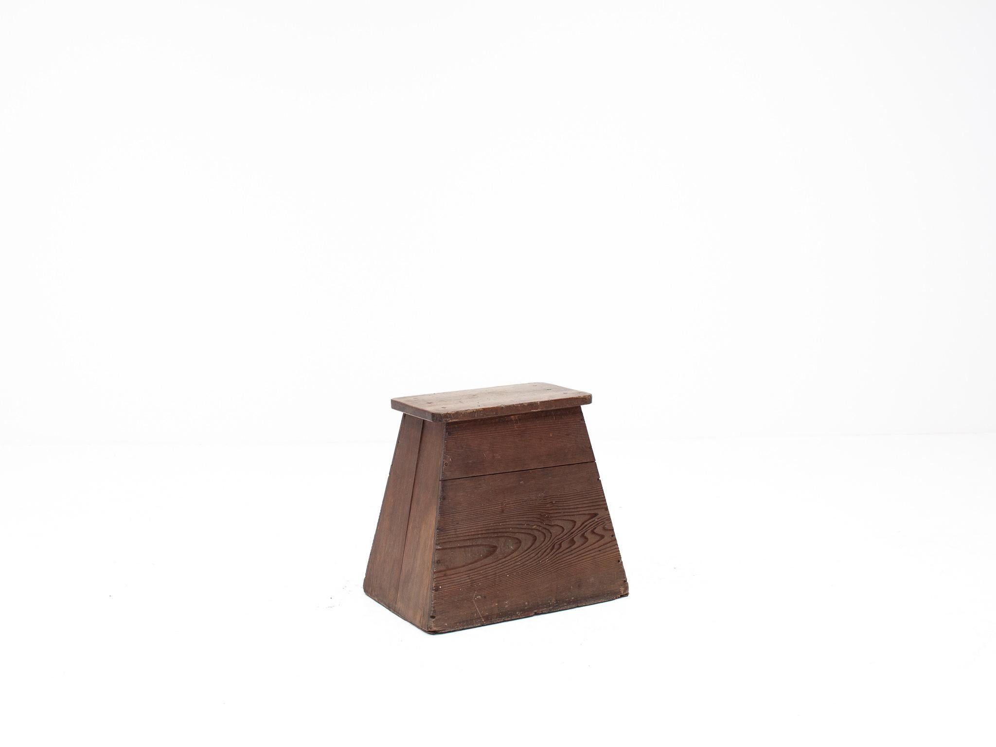 A most probably Meiji/Taisho period street vendor stool, constructed of 
cedar timbers.  Originating from Japan and dating from the early 1900s

Befitting of interiors that blend pieces of different styles and ages and 
also those that harness the