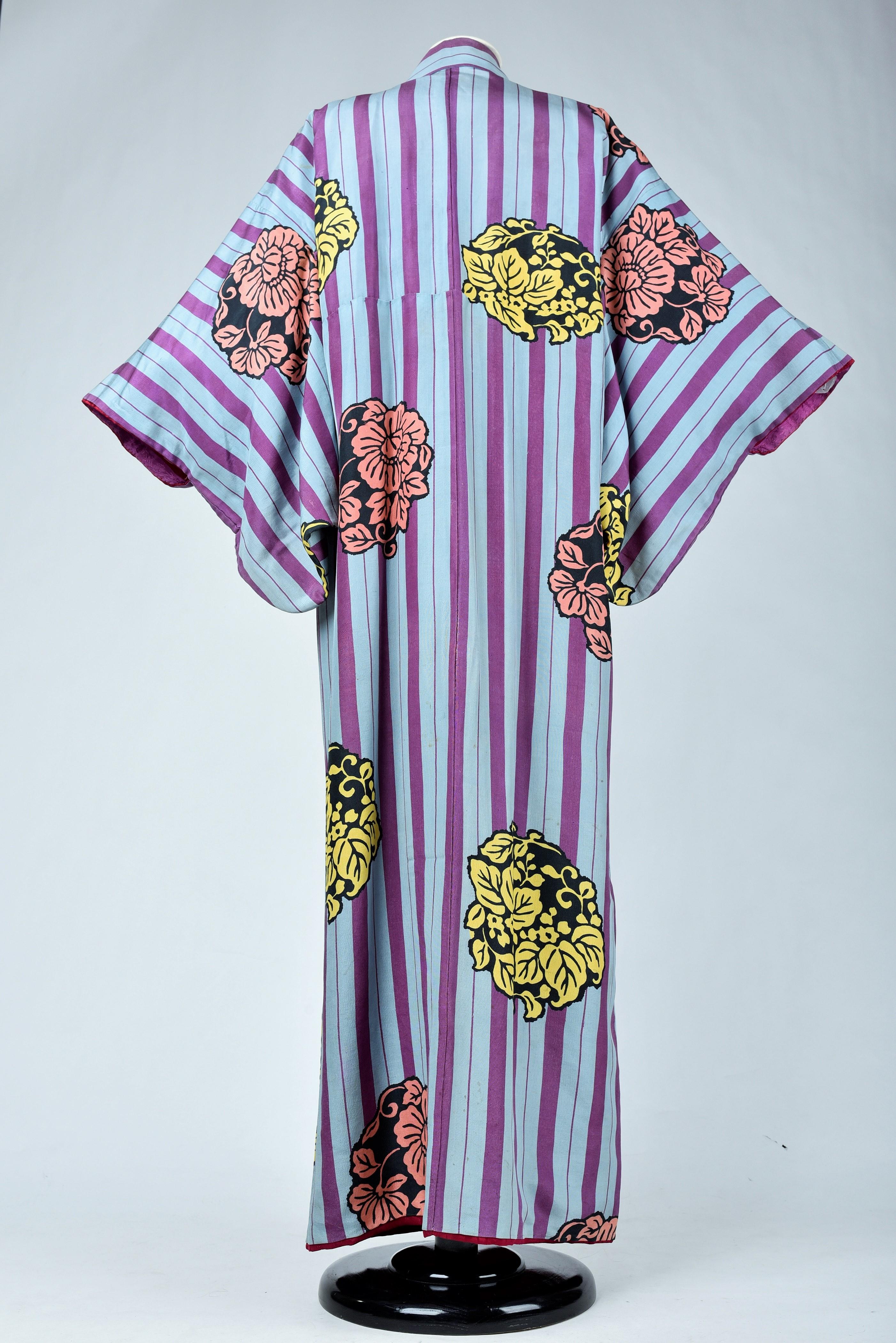 A Meisen Printed Silk Furisode Kimono - Japan Circa 1930 7