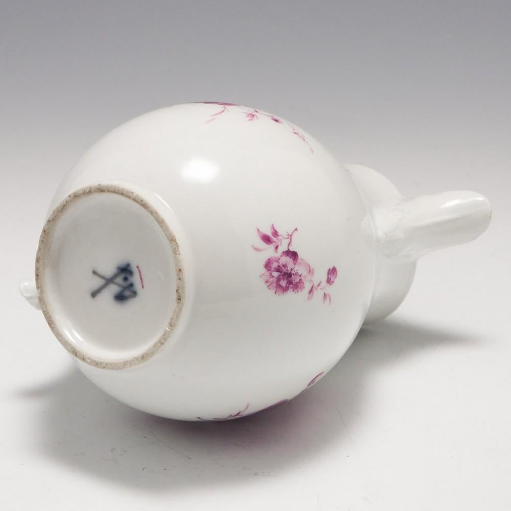 „Hausmaler“ Tee- und Kaffeeservice aus Porzellan aus der Meissener Dot Periode, 1763-74 im Angebot 10