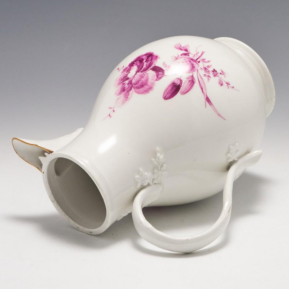 „Hausmaler“ Tee- und Kaffeeservice aus Porzellan aus der Meissener Dot Periode, 1763-74 (18. Jahrhundert und früher) im Angebot