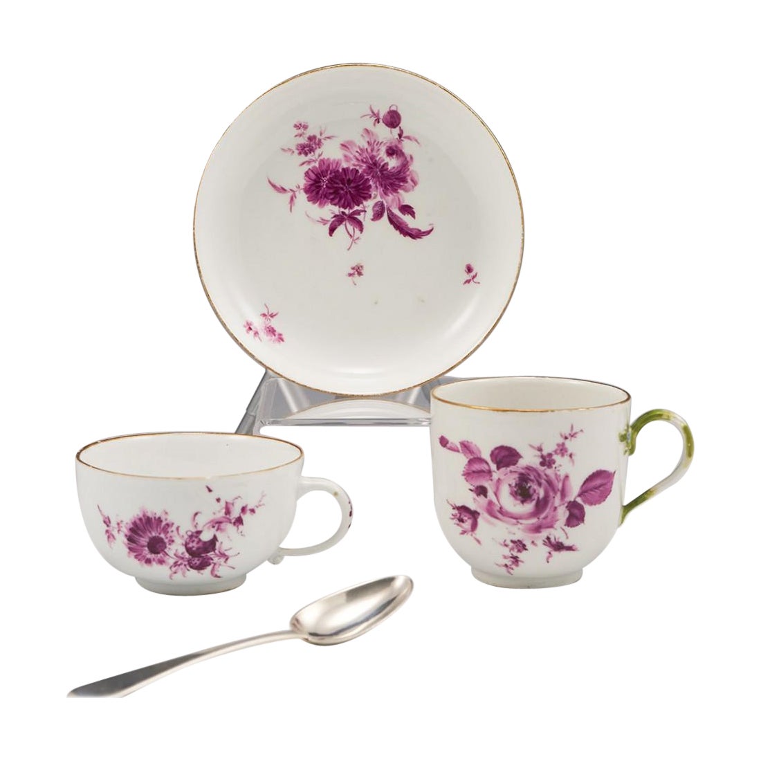 Tazza da tè e piattino e tazza da caffè in porcellana del periodo Dot Dot di Meissen, 1763 - 1774