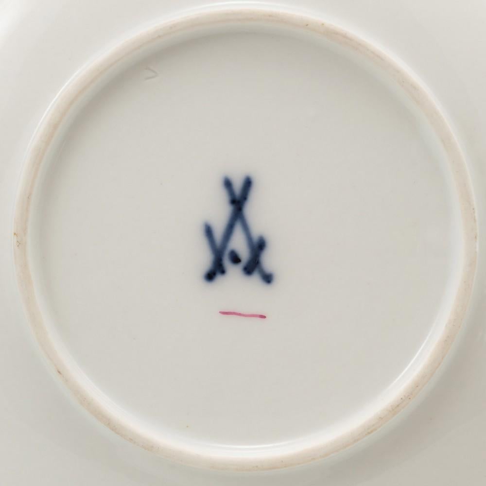 Meissen Dot Period Porcelain Tea Cup and Saucer, circa 1770 4