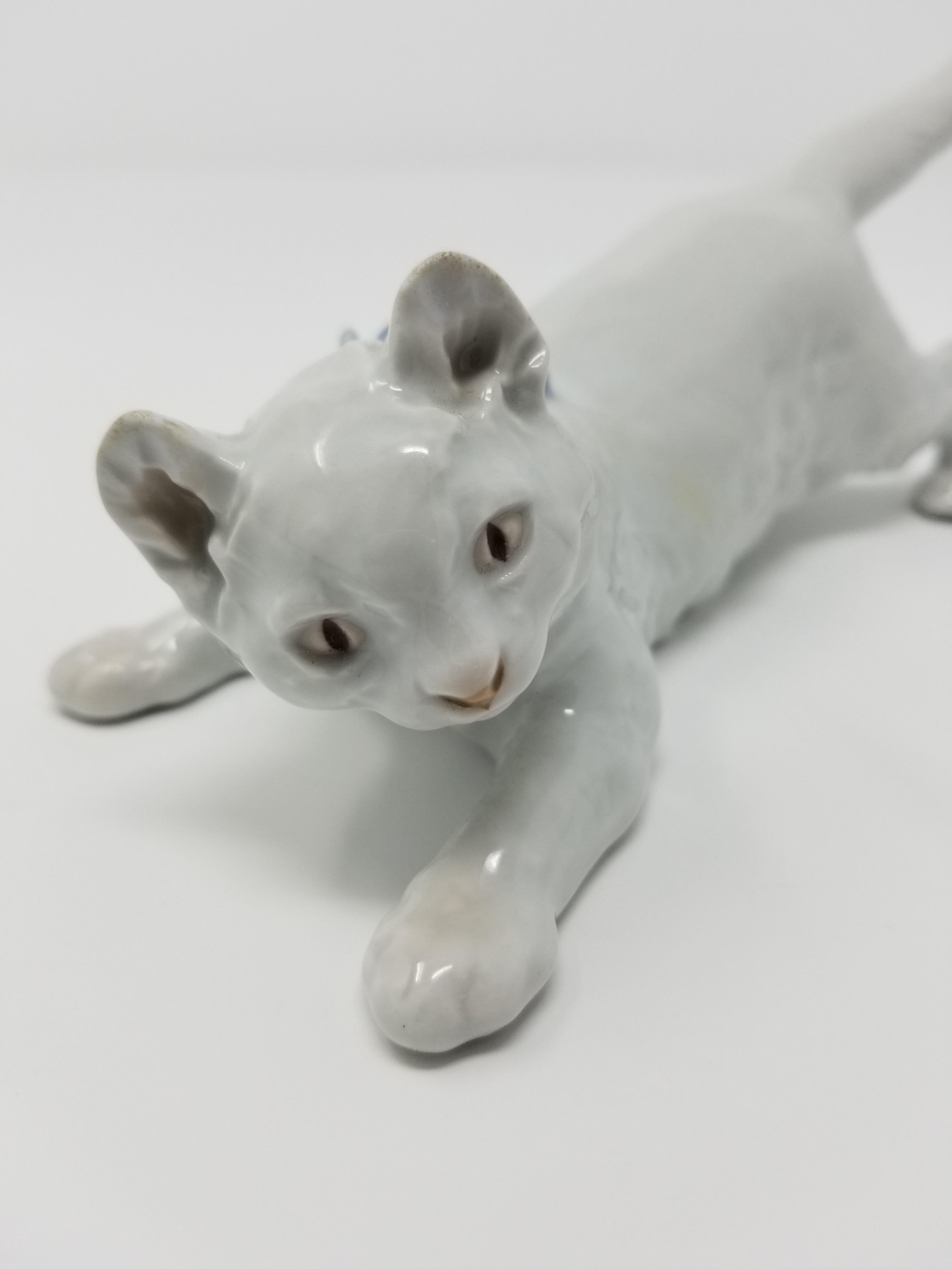 Hand-Painted Meissen Model of a Crouching Kitten, German, Modeled by Otto Jarl, 1903 For Sale