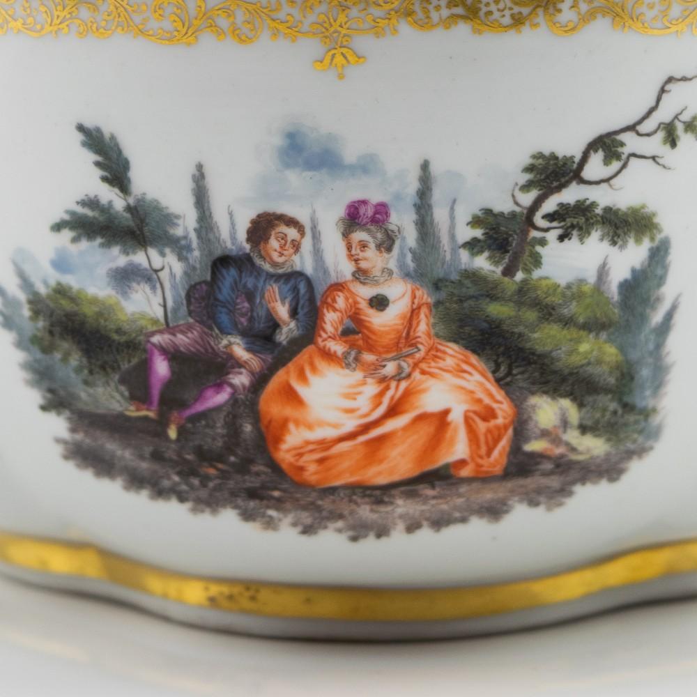 A Meissen Tureen and Stand, c1745 For Sale 7