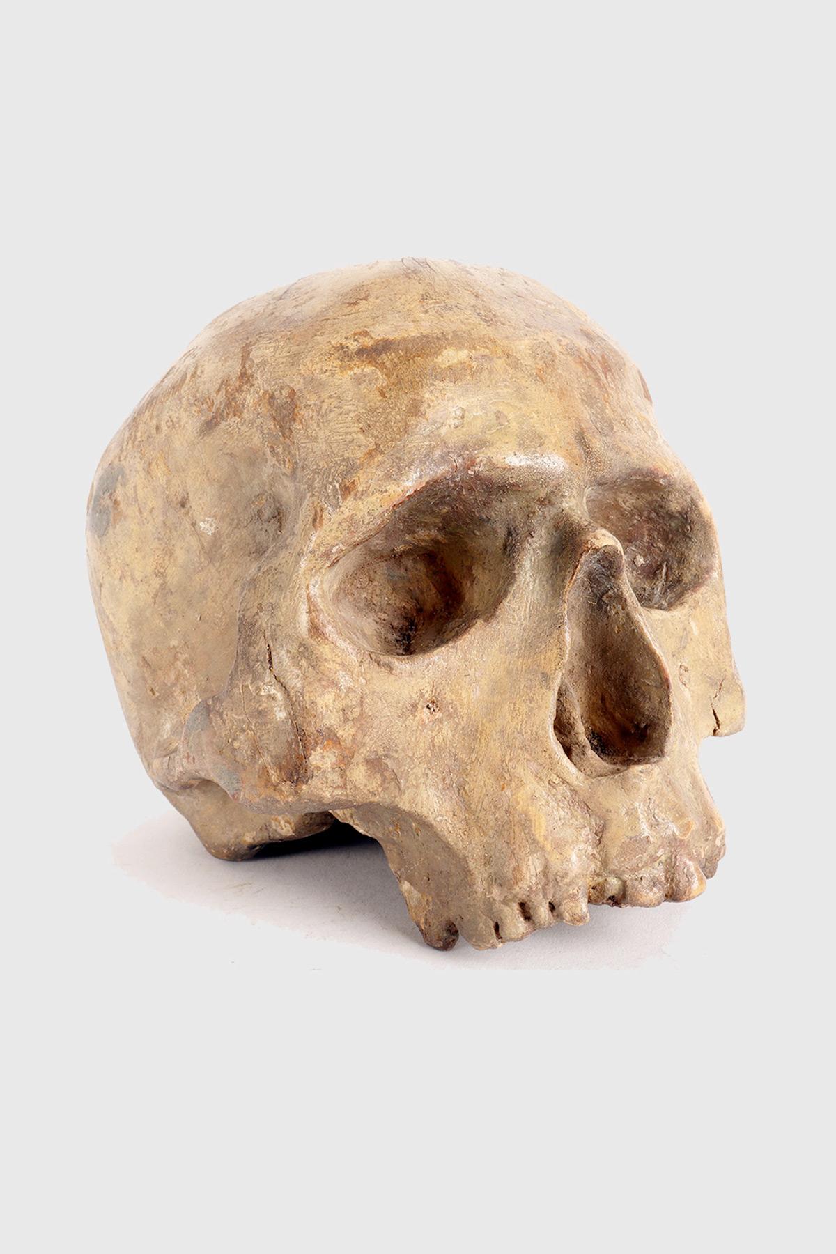 Memento Mori aus Holz mit Chrismon, Monogramm von Christus, Italien um 1600. (Italienisch) im Angebot