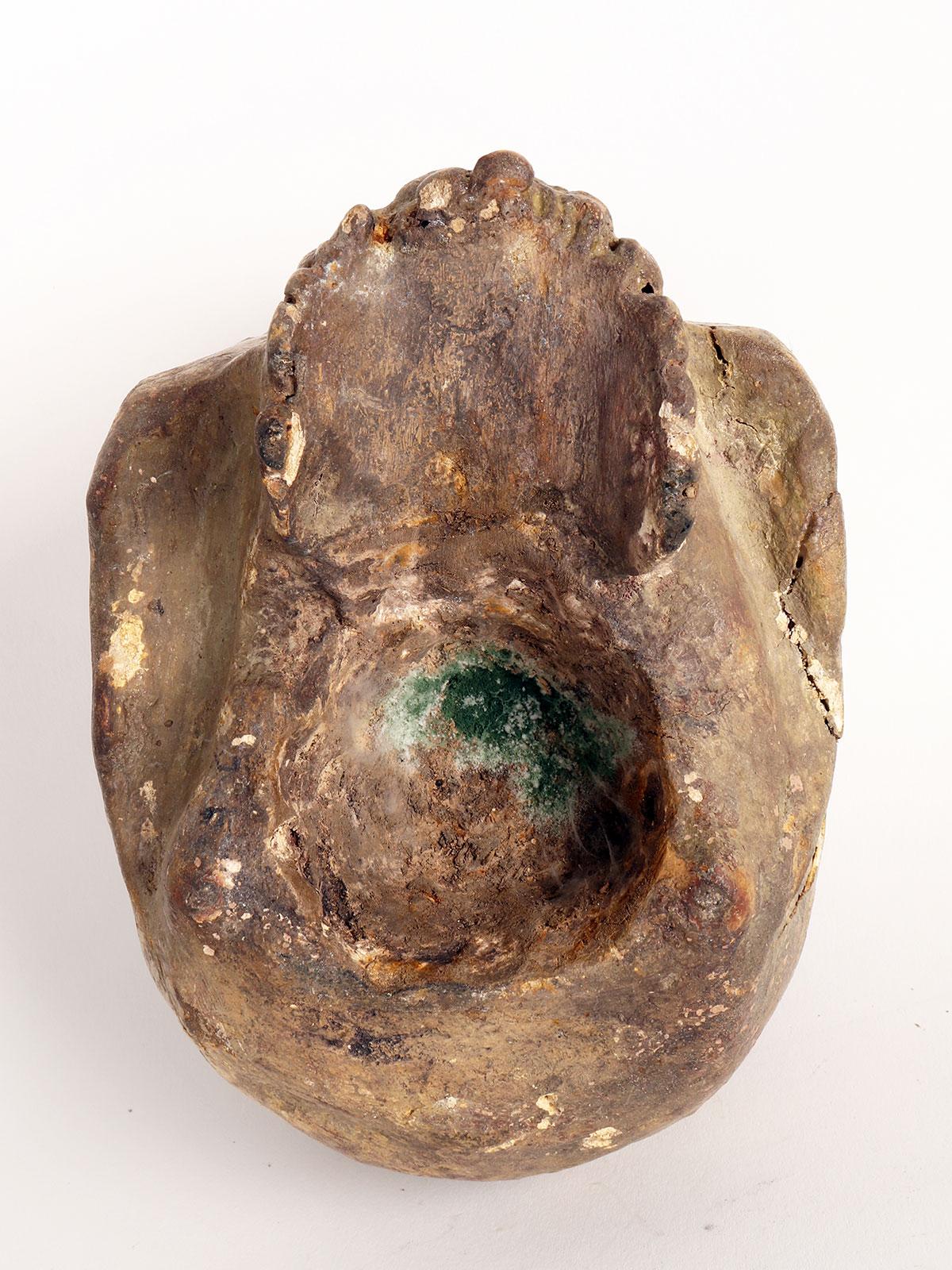 Memento Mori aus Holz mit Chrismon, Monogramm von Christus, Italien um 1600. im Angebot 3