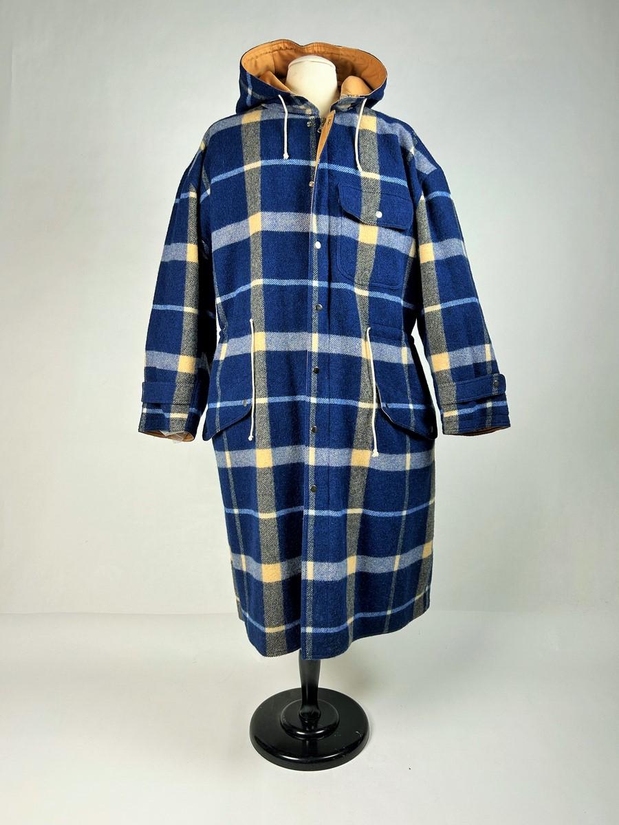 A Men's Wool Tartan Trenchcoat by André Courrèges - France Circa 2000 For Sale 4