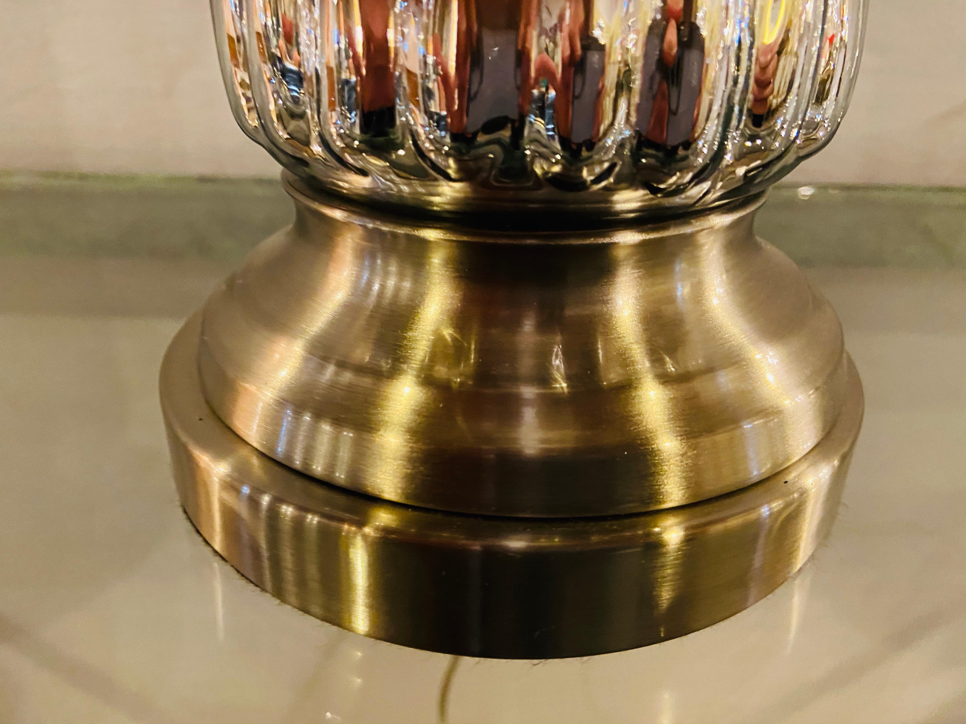Mid-Century Modern Lampe de table style moderne du milieu du siècle avec abat-jour personnalisé en vente