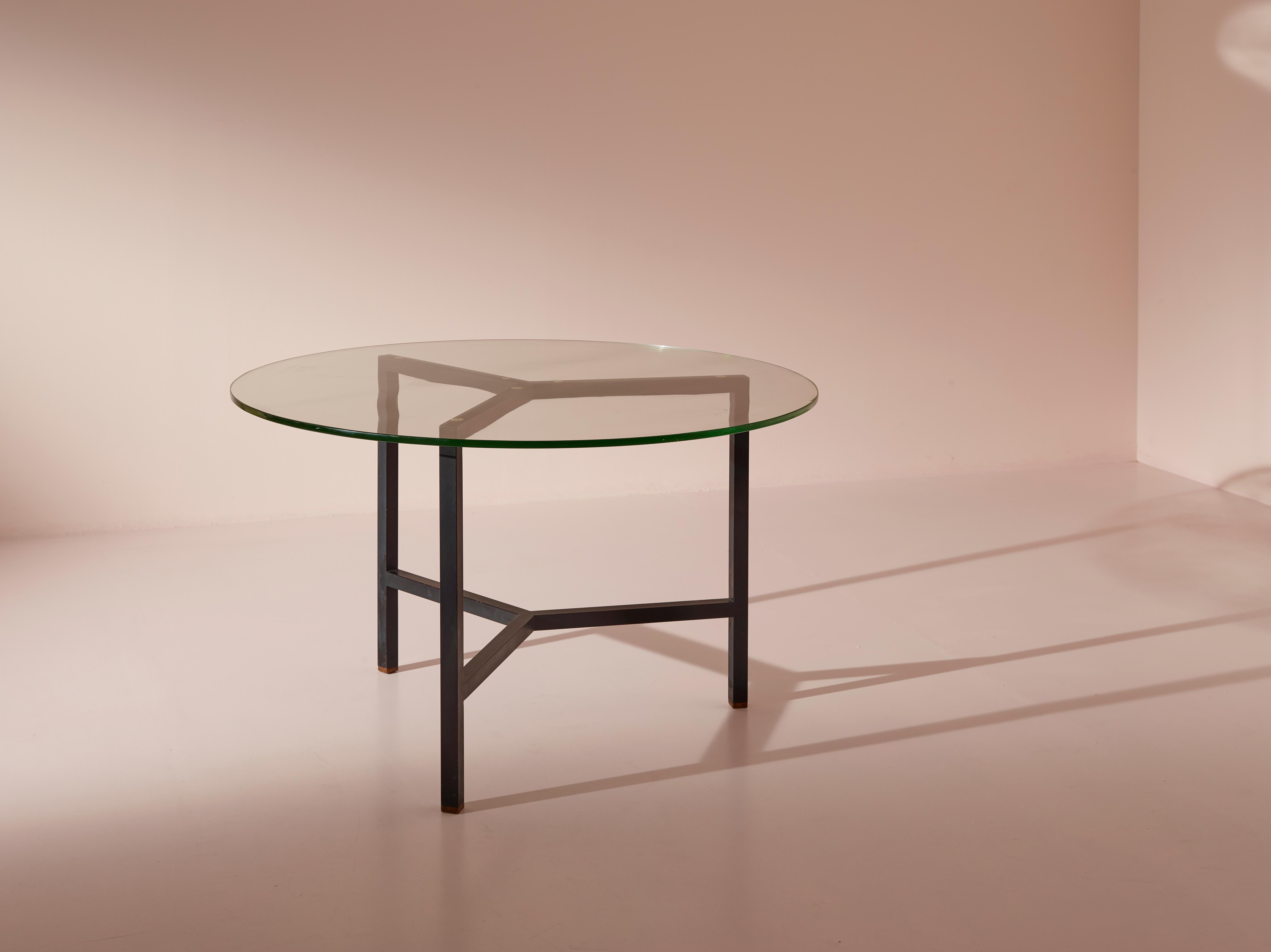 Mid-20th Century A metal and glass round dining table, Italy, 1950s For Sale